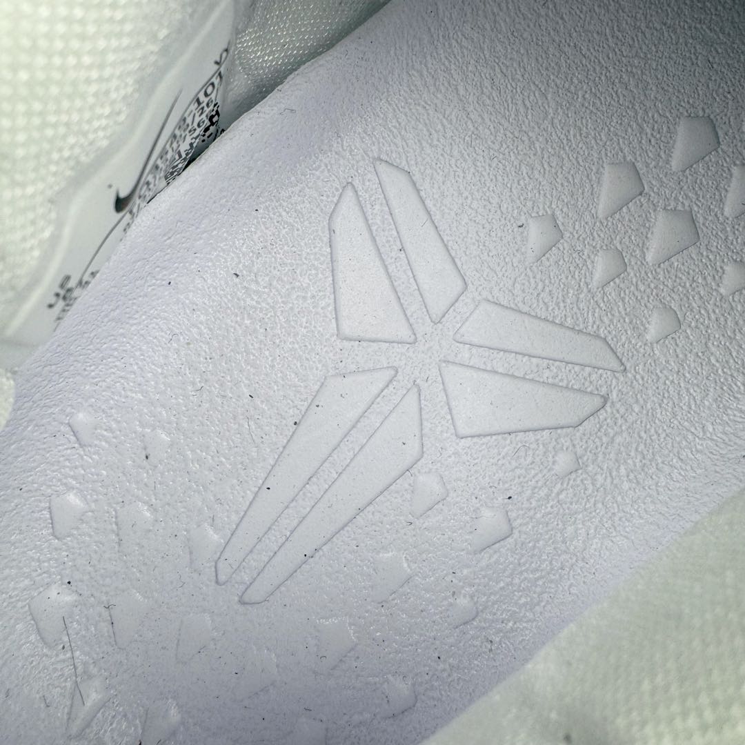 图片[11]-＃灭世海外版 NK Zoom Kobe Ⅷ System 科比8代复刻实战运动低帮文化篮球鞋 白绿 FQ3549-101 纯原海外版气垫品质吊打各路纯原 气压➕耐久双重保障 前掌ZOOM TURBO➕后掌马蹄Zoom 后掌澎湃脚感无出其右 全套冲刀改版 鞋型还原度95% 宽脚选手必入货品 鞋头2.5mm上翘空间 不挤脚 完美释放脚趾活动空间 正码正拍 脚型适配性 市场最强没有之一 鞋面工艺全新升级 100%对标正品 原厂聚氨酯蛇鳞 珠光密度同步正品 Swoosh喷漆工艺 还原度接近100% 全新后跟TPU模具 正确S型弧度 区分市场纯原（市场纯原采用公版模具 后跟TPU几乎无弧度）国产天花板橡胶配方 抓地力爆炸 海外口碑炸裂 鞋舌LOGO正确内嵌压印 原厂碳板 正确原盒 厚积薄发 王者归来 拒绝杀猪 拒绝套路 灭世纯原海外版科比系列 致力打造实战第一标杆 尺码：39-47.5 全新模具 正码正拍-选品中心