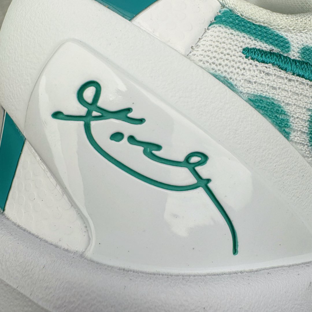 图片[16]-＃灭世海外版 NK Zoom Kobe Ⅷ System 科比8代复刻实战运动低帮文化篮球鞋 白绿 FQ3549-101 纯原海外版气垫品质吊打各路纯原 气压➕耐久双重保障 前掌ZOOM TURBO➕后掌马蹄Zoom 后掌澎湃脚感无出其右 全套冲刀改版 鞋型还原度95% 宽脚选手必入货品 鞋头2.5mm上翘空间 不挤脚 完美释放脚趾活动空间 正码正拍 脚型适配性 市场最强没有之一 鞋面工艺全新升级 100%对标正品 原厂聚氨酯蛇鳞 珠光密度同步正品 Swoosh喷漆工艺 还原度接近100% 全新后跟TPU模具 正确S型弧度 区分市场纯原（市场纯原采用公版模具 后跟TPU几乎无弧度）国产天花板橡胶配方 抓地力爆炸 海外口碑炸裂 鞋舌LOGO正确内嵌压印 原厂碳板 正确原盒 厚积薄发 王者归来 拒绝杀猪 拒绝套路 灭世纯原海外版科比系列 致力打造实战第一标杆 尺码：39-47.5 全新模具 正码正拍-选品中心