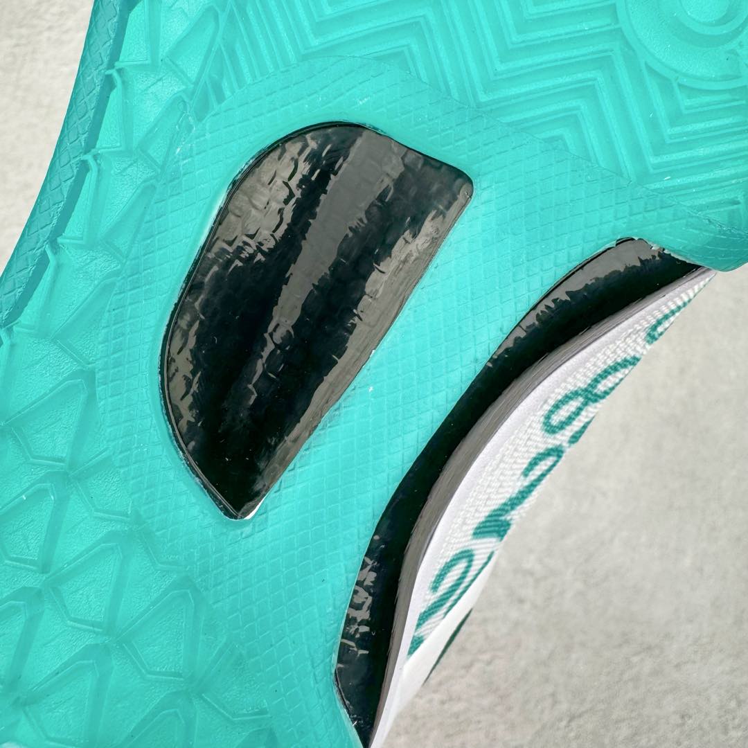 图片[19]-＃灭世海外版 NK Zoom Kobe Ⅷ System 科比8代复刻实战运动低帮文化篮球鞋 白绿 FQ3549-101 纯原海外版气垫品质吊打各路纯原 气压➕耐久双重保障 前掌ZOOM TURBO➕后掌马蹄Zoom 后掌澎湃脚感无出其右 全套冲刀改版 鞋型还原度95% 宽脚选手必入货品 鞋头2.5mm上翘空间 不挤脚 完美释放脚趾活动空间 正码正拍 脚型适配性 市场最强没有之一 鞋面工艺全新升级 100%对标正品 原厂聚氨酯蛇鳞 珠光密度同步正品 Swoosh喷漆工艺 还原度接近100% 全新后跟TPU模具 正确S型弧度 区分市场纯原（市场纯原采用公版模具 后跟TPU几乎无弧度）国产天花板橡胶配方 抓地力爆炸 海外口碑炸裂 鞋舌LOGO正确内嵌压印 原厂碳板 正确原盒 厚积薄发 王者归来 拒绝杀猪 拒绝套路 灭世纯原海外版科比系列 致力打造实战第一标杆 尺码：39-47.5 全新模具 正码正拍-选品中心