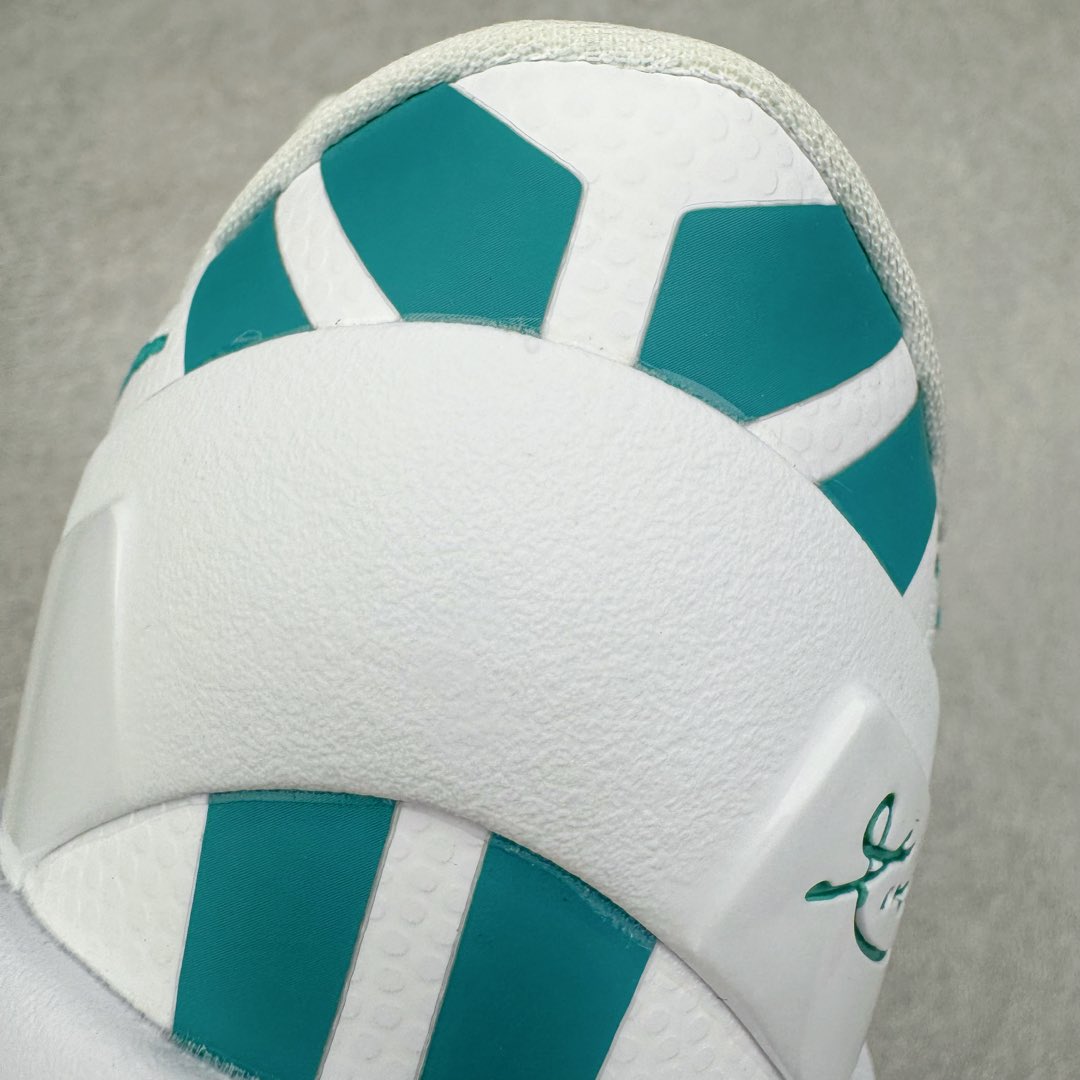 图片[15]-＃灭世海外版 NK Zoom Kobe Ⅷ System 科比8代复刻实战运动低帮文化篮球鞋 白绿 FQ3549-101 纯原海外版气垫品质吊打各路纯原 气压➕耐久双重保障 前掌ZOOM TURBO➕后掌马蹄Zoom 后掌澎湃脚感无出其右 全套冲刀改版 鞋型还原度95% 宽脚选手必入货品 鞋头2.5mm上翘空间 不挤脚 完美释放脚趾活动空间 正码正拍 脚型适配性 市场最强没有之一 鞋面工艺全新升级 100%对标正品 原厂聚氨酯蛇鳞 珠光密度同步正品 Swoosh喷漆工艺 还原度接近100% 全新后跟TPU模具 正确S型弧度 区分市场纯原（市场纯原采用公版模具 后跟TPU几乎无弧度）国产天花板橡胶配方 抓地力爆炸 海外口碑炸裂 鞋舌LOGO正确内嵌压印 原厂碳板 正确原盒 厚积薄发 王者归来 拒绝杀猪 拒绝套路 灭世纯原海外版科比系列 致力打造实战第一标杆 尺码：39-47.5 全新模具 正码正拍-选品中心