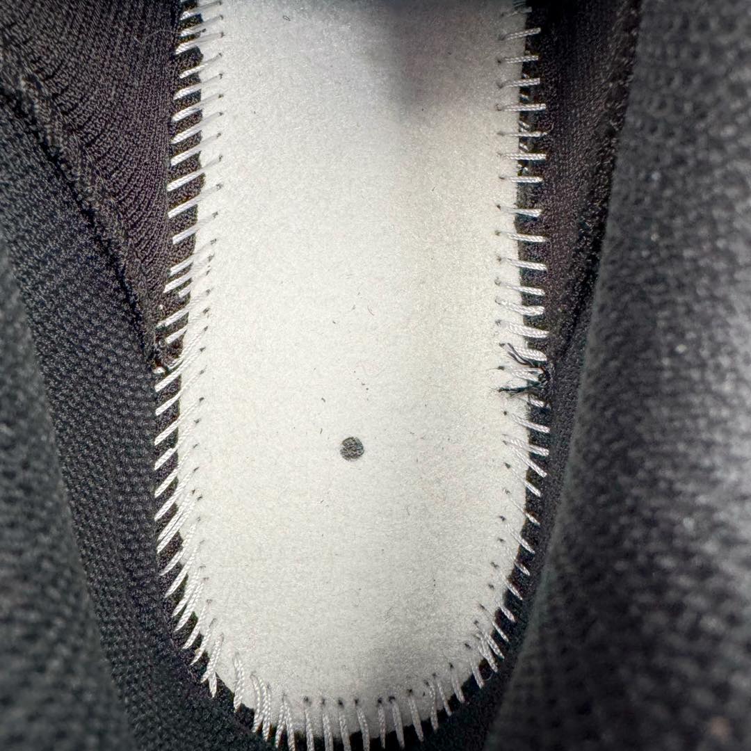 图片[11]-＃GX纯原 NK Air Max 95 复古减震气垫跑鞋 纯黑黑武士 CI3705-001 经典重温 外单专供大厂出品 品质稳定 一百余色 终端操作 鞋款设计灵感源于人体构造 中底设计基于人体的脊柱构造 是整体设计的核心 尼龙孔眼代表了肋骨 而分层式面板和网眼象征着肌肉纤维和肉体组织 Air Max 95采用了两个独立的吹塑成型的Air-Sole单元 并首次在前掌使用可视化气垫设计 Swoosh logo夜当作一个 点符号放在了鞋子的后帮位置 20年的发展让 AIR MAX 95有了不同的故事 20年后再度面向世人的时候 焕然一新的面貌 让人有了另外一种清新脱俗的感觉 尺码：40 40.5 41 42 42.5 43 44 44.5 45 45.5 46 47.5 48.5-选品中心