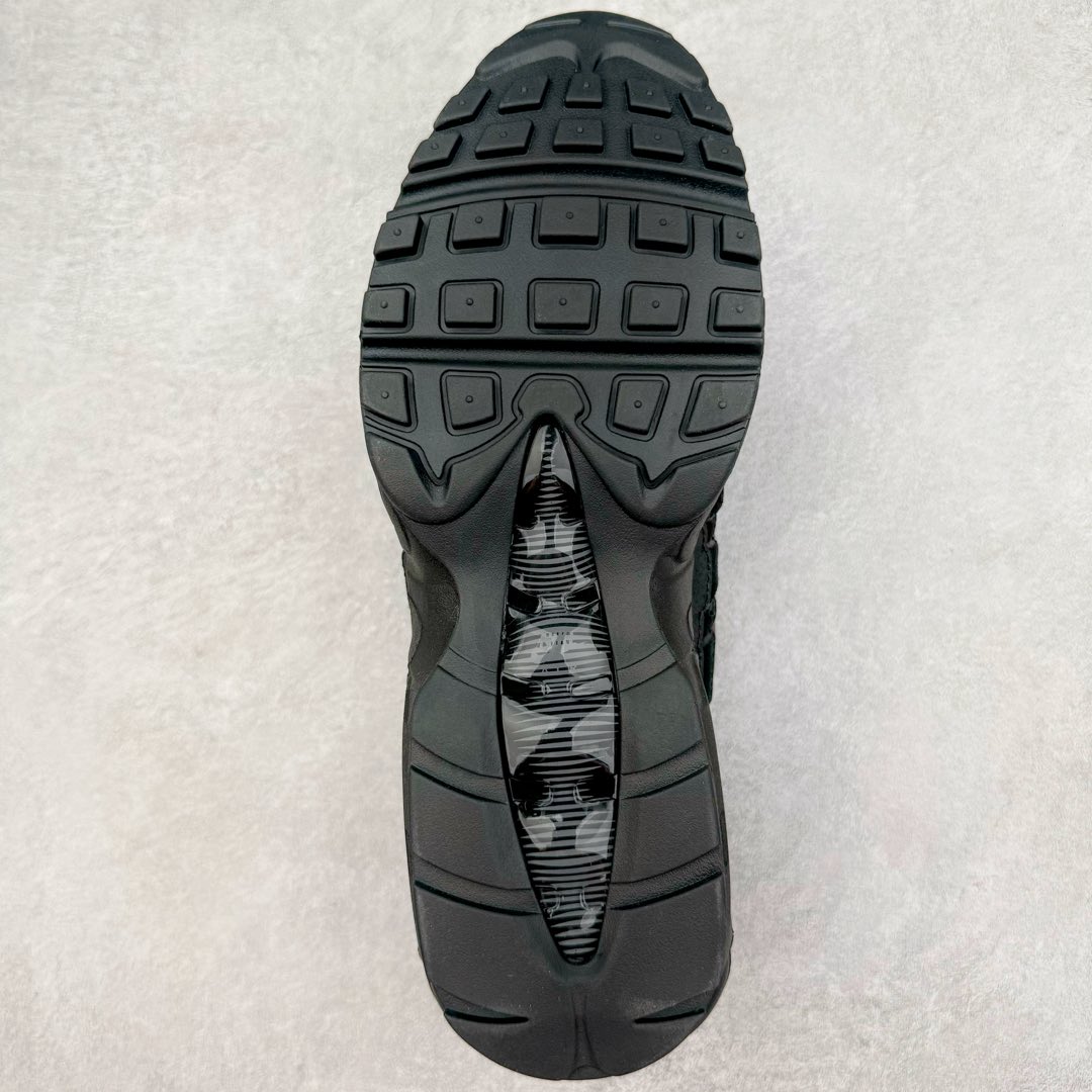 图片[9]-＃GX纯原 NK Air Max 95 复古减震气垫跑鞋 纯黑黑武士 CI3705-001 经典重温 外单专供大厂出品 品质稳定 一百余色 终端操作 鞋款设计灵感源于人体构造 中底设计基于人体的脊柱构造 是整体设计的核心 尼龙孔眼代表了肋骨 而分层式面板和网眼象征着肌肉纤维和肉体组织 Air Max 95采用了两个独立的吹塑成型的Air-Sole单元 并首次在前掌使用可视化气垫设计 Swoosh logo夜当作一个 点符号放在了鞋子的后帮位置 20年的发展让 AIR MAX 95有了不同的故事 20年后再度面向世人的时候 焕然一新的面貌 让人有了另外一种清新脱俗的感觉 尺码：40 40.5 41 42 42.5 43 44 44.5 45 45.5 46 47.5 48.5-选品中心