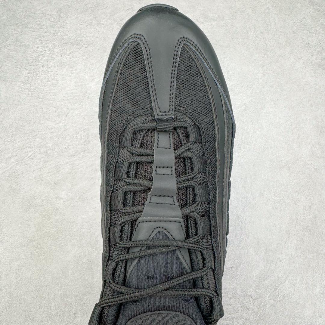 图片[4]-＃GX纯原 NK Air Max 95 复古减震气垫跑鞋 纯黑黑武士 CI3705-001 经典重温 外单专供大厂出品 品质稳定 一百余色 终端操作 鞋款设计灵感源于人体构造 中底设计基于人体的脊柱构造 是整体设计的核心 尼龙孔眼代表了肋骨 而分层式面板和网眼象征着肌肉纤维和肉体组织 Air Max 95采用了两个独立的吹塑成型的Air-Sole单元 并首次在前掌使用可视化气垫设计 Swoosh logo夜当作一个 点符号放在了鞋子的后帮位置 20年的发展让 AIR MAX 95有了不同的故事 20年后再度面向世人的时候 焕然一新的面貌 让人有了另外一种清新脱俗的感觉 尺码：40 40.5 41 42 42.5 43 44 44.5 45 45.5 46 47.5 48.5-选品中心
