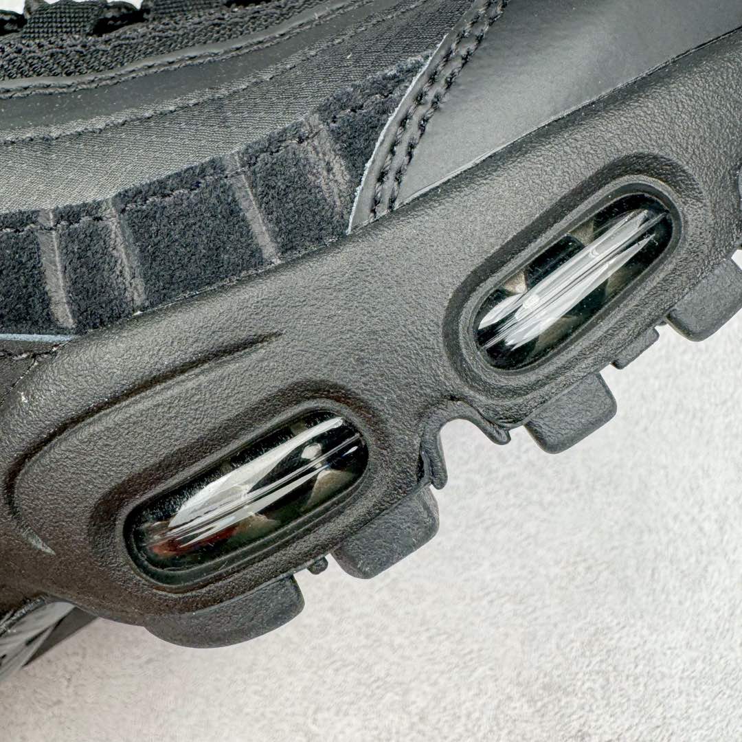 图片[19]-＃GX纯原 NK Air Max 95 复古减震气垫跑鞋 纯黑黑武士 CI3705-001 经典重温 外单专供大厂出品 品质稳定 一百余色 终端操作 鞋款设计灵感源于人体构造 中底设计基于人体的脊柱构造 是整体设计的核心 尼龙孔眼代表了肋骨 而分层式面板和网眼象征着肌肉纤维和肉体组织 Air Max 95采用了两个独立的吹塑成型的Air-Sole单元 并首次在前掌使用可视化气垫设计 Swoosh logo夜当作一个 点符号放在了鞋子的后帮位置 20年的发展让 AIR MAX 95有了不同的故事 20年后再度面向世人的时候 焕然一新的面貌 让人有了另外一种清新脱俗的感觉 尺码：40 40.5 41 42 42.5 43 44 44.5 45 45.5 46 47.5 48.5-选品中心