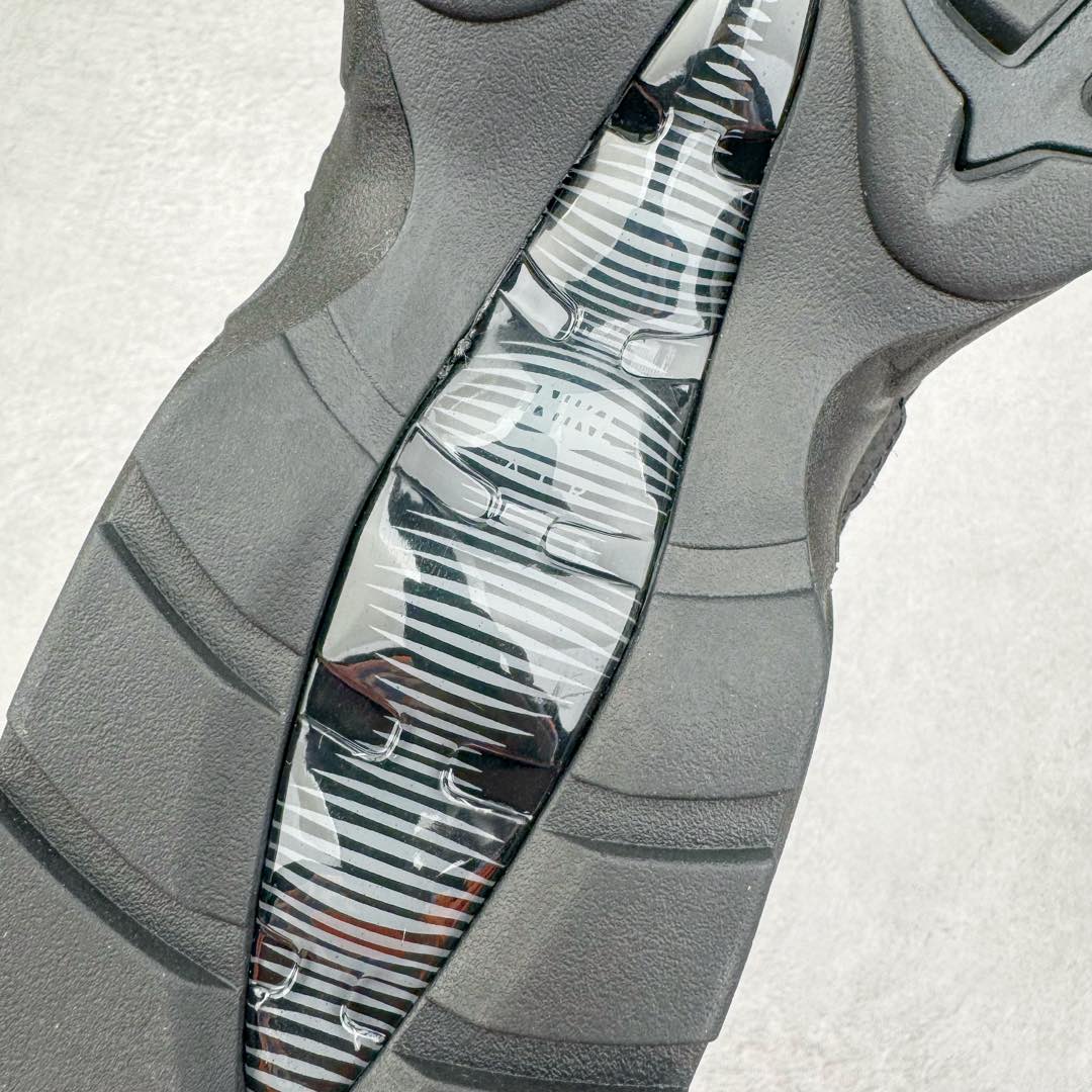 图片[21]-＃GX纯原 NK Air Max 95 复古减震气垫跑鞋 纯黑黑武士 CI3705-001 经典重温 外单专供大厂出品 品质稳定 一百余色 终端操作 鞋款设计灵感源于人体构造 中底设计基于人体的脊柱构造 是整体设计的核心 尼龙孔眼代表了肋骨 而分层式面板和网眼象征着肌肉纤维和肉体组织 Air Max 95采用了两个独立的吹塑成型的Air-Sole单元 并首次在前掌使用可视化气垫设计 Swoosh logo夜当作一个 点符号放在了鞋子的后帮位置 20年的发展让 AIR MAX 95有了不同的故事 20年后再度面向世人的时候 焕然一新的面貌 让人有了另外一种清新脱俗的感觉 尺码：40 40.5 41 42 42.5 43 44 44.5 45 45.5 46 47.5 48.5-选品中心