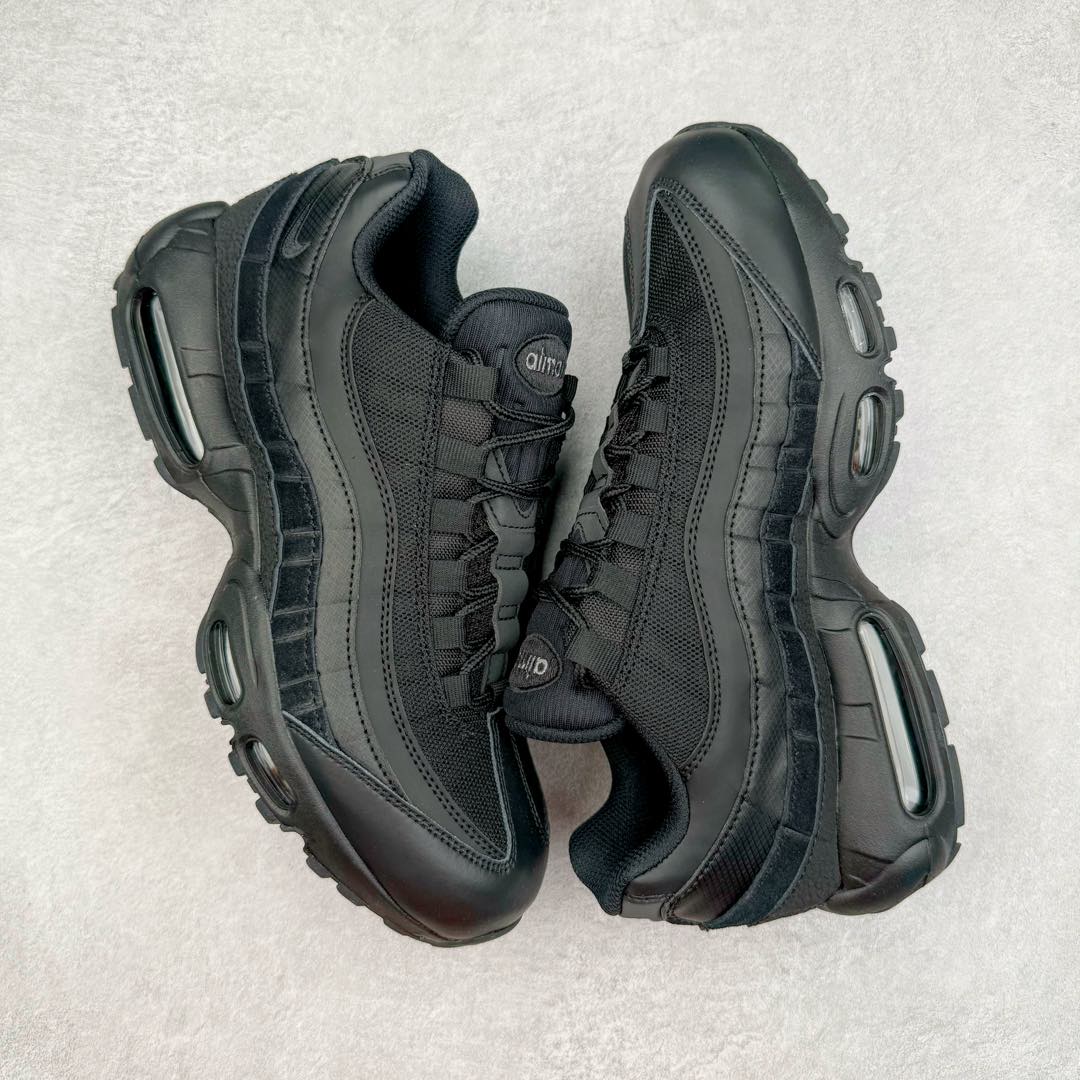 图片[3]-＃GX纯原 NK Air Max 95 复古减震气垫跑鞋 纯黑黑武士 CI3705-001 经典重温 外单专供大厂出品 品质稳定 一百余色 终端操作 鞋款设计灵感源于人体构造 中底设计基于人体的脊柱构造 是整体设计的核心 尼龙孔眼代表了肋骨 而分层式面板和网眼象征着肌肉纤维和肉体组织 Air Max 95采用了两个独立的吹塑成型的Air-Sole单元 并首次在前掌使用可视化气垫设计 Swoosh logo夜当作一个 点符号放在了鞋子的后帮位置 20年的发展让 AIR MAX 95有了不同的故事 20年后再度面向世人的时候 焕然一新的面貌 让人有了另外一种清新脱俗的感觉 尺码：40 40.5 41 42 42.5 43 44 44.5 45 45.5 46 47.5 48.5-选品中心