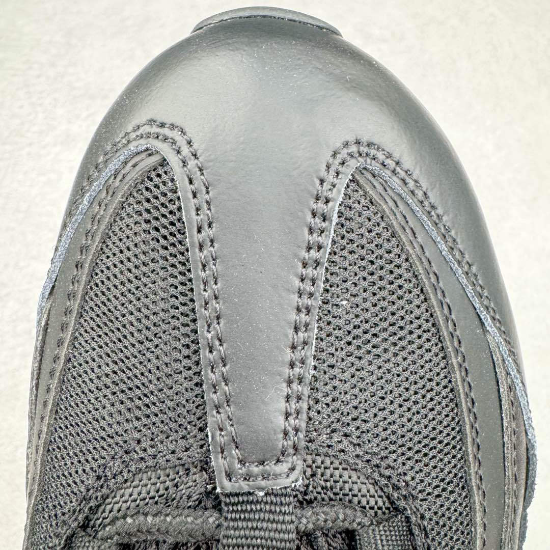 图片[15]-＃GX纯原 NK Air Max 95 复古减震气垫跑鞋 纯黑黑武士 CI3705-001 经典重温 外单专供大厂出品 品质稳定 一百余色 终端操作 鞋款设计灵感源于人体构造 中底设计基于人体的脊柱构造 是整体设计的核心 尼龙孔眼代表了肋骨 而分层式面板和网眼象征着肌肉纤维和肉体组织 Air Max 95采用了两个独立的吹塑成型的Air-Sole单元 并首次在前掌使用可视化气垫设计 Swoosh logo夜当作一个 点符号放在了鞋子的后帮位置 20年的发展让 AIR MAX 95有了不同的故事 20年后再度面向世人的时候 焕然一新的面貌 让人有了另外一种清新脱俗的感觉 尺码：40 40.5 41 42 42.5 43 44 44.5 45 45.5 46 47.5 48.5-选品中心