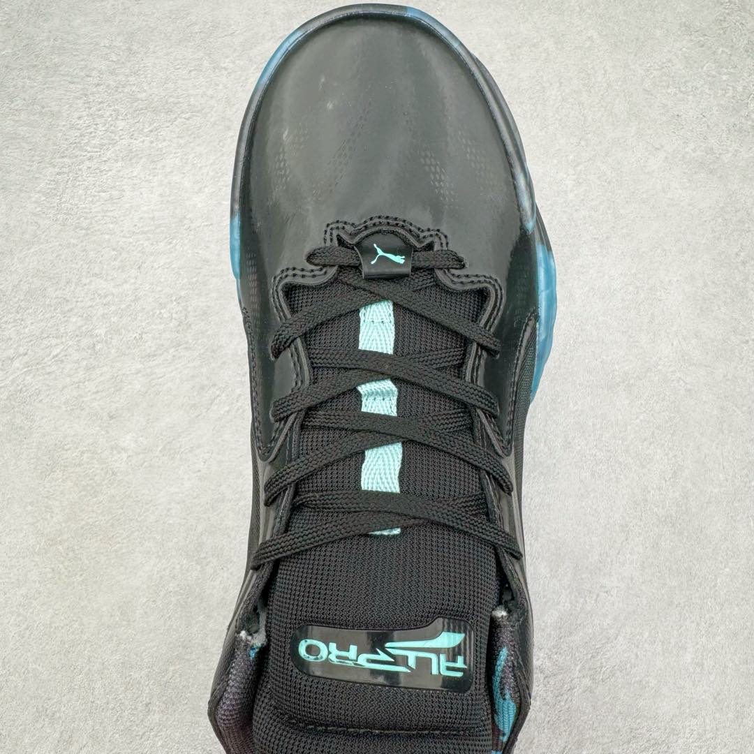 图片[4]-＃K版纯原 PUMA All-Pro Nitro 彪马舒适耐磨低帮实战篮球鞋 鞋身材质运用轻质皮革、ULTRAWEAVE 高强度超轻工程编织网面与热熔材料共同构建。针对双脚的不同区域，科学合理的提供包裹、透气、轻量化的多项职责。造型方面给人以犀利凶猛的感觉。液态金属质感的轻质柔软皮革，搭配 ULTRAWEAVE 的动态织物区域，整双鞋的质感层次特别高级。既营造出动感写意的视觉轮廓，又释放出梦幻前卫的战斗气息，颜值绝对是当下球鞋圈 T0 级别的存在！科技方面，融合 PUMA 当前各类最尖端科技，更是「ELITE 精英版」的精华所在！作为 PUMA 首双搭载内嵌式可置换中底的篮球战靴，将 NITRO™ SQD FOAM 分区密度科技与下方 PWRPLATE 前叉形碳纤维板相结合。尺码：40 40.5 41 42 42.5 43 44 44.5 45 46-选品中心