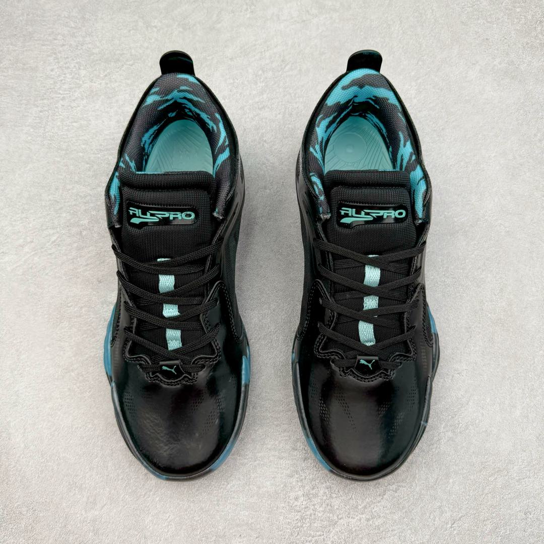 图片[2]-＃K版纯原 PUMA All-Pro Nitro 彪马舒适耐磨低帮实战篮球鞋 鞋身材质运用轻质皮革、ULTRAWEAVE 高强度超轻工程编织网面与热熔材料共同构建。针对双脚的不同区域，科学合理的提供包裹、透气、轻量化的多项职责。造型方面给人以犀利凶猛的感觉。液态金属质感的轻质柔软皮革，搭配 ULTRAWEAVE 的动态织物区域，整双鞋的质感层次特别高级。既营造出动感写意的视觉轮廓，又释放出梦幻前卫的战斗气息，颜值绝对是当下球鞋圈 T0 级别的存在！科技方面，融合 PUMA 当前各类最尖端科技，更是「ELITE 精英版」的精华所在！作为 PUMA 首双搭载内嵌式可置换中底的篮球战靴，将 NITRO™ SQD FOAM 分区密度科技与下方 PWRPLATE 前叉形碳纤维板相结合。尺码：40 40.5 41 42 42.5 43 44 44.5 45 46-选品中心