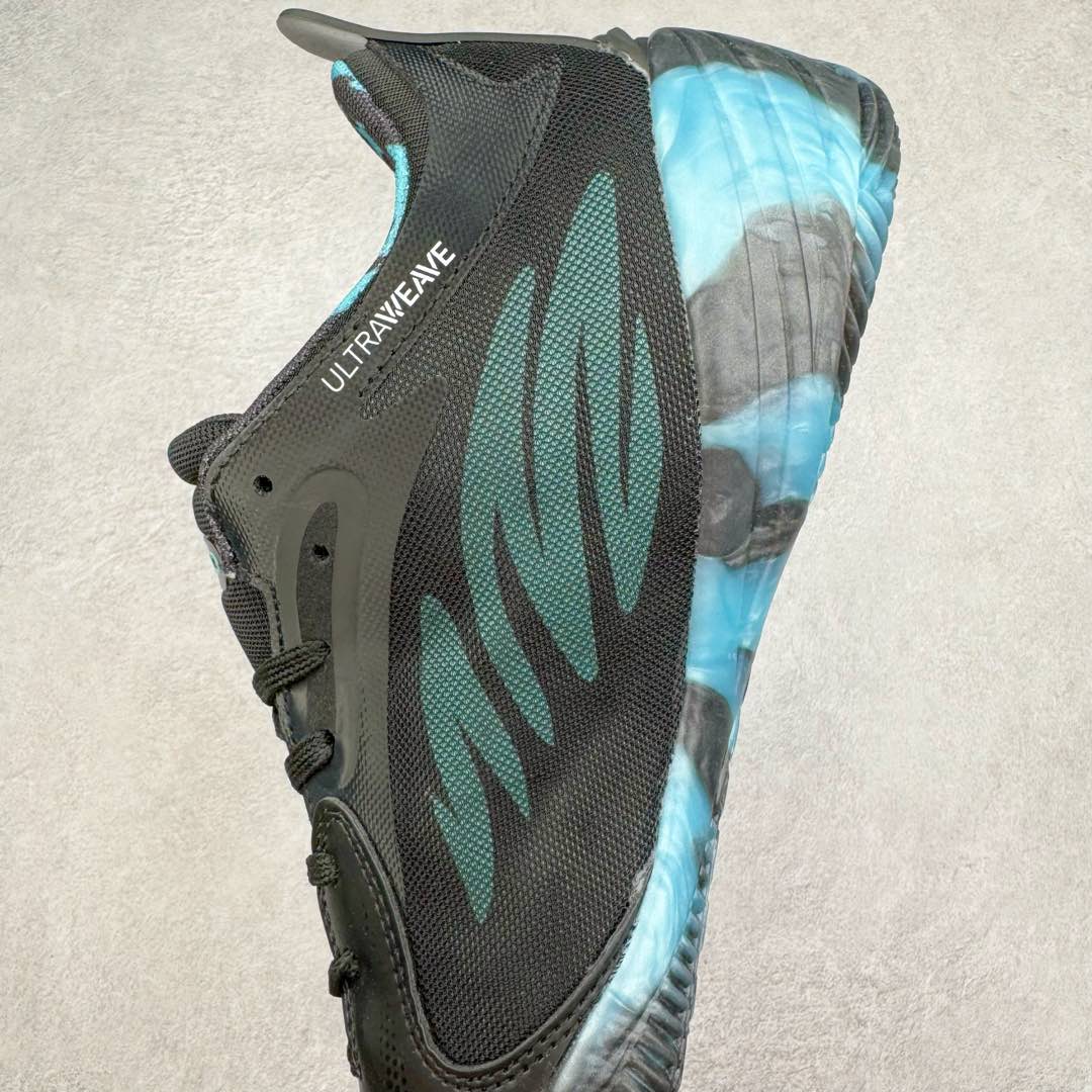 图片[7]-＃K版纯原 PUMA All-Pro Nitro 彪马舒适耐磨低帮实战篮球鞋 鞋身材质运用轻质皮革、ULTRAWEAVE 高强度超轻工程编织网面与热熔材料共同构建。针对双脚的不同区域，科学合理的提供包裹、透气、轻量化的多项职责。造型方面给人以犀利凶猛的感觉。液态金属质感的轻质柔软皮革，搭配 ULTRAWEAVE 的动态织物区域，整双鞋的质感层次特别高级。既营造出动感写意的视觉轮廓，又释放出梦幻前卫的战斗气息，颜值绝对是当下球鞋圈 T0 级别的存在！科技方面，融合 PUMA 当前各类最尖端科技，更是「ELITE 精英版」的精华所在！作为 PUMA 首双搭载内嵌式可置换中底的篮球战靴，将 NITRO™ SQD FOAM 分区密度科技与下方 PWRPLATE 前叉形碳纤维板相结合。尺码：40 40.5 41 42 42.5 43 44 44.5 45 46-选品中心