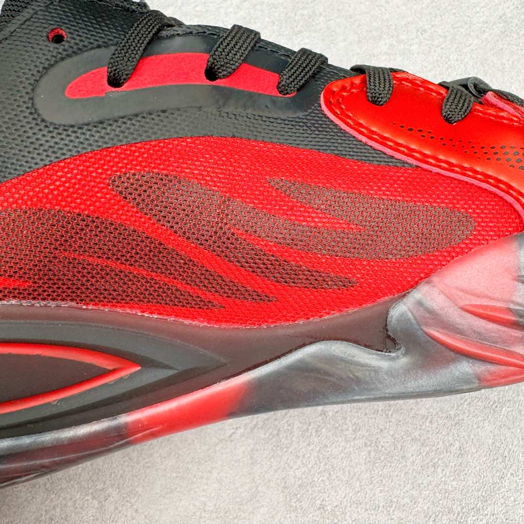 图片[16]-＃K版纯原 PUMA All-Pro Nitro 彪马舒适耐磨低帮实战篮球鞋 鞋身材质运用轻质皮革、ULTRAWEAVE 高强度超轻工程编织网面与热熔材料共同构建。针对双脚的不同区域，科学合理的提供包裹、透气、轻量化的多项职责。造型方面给人以犀利凶猛的感觉。液态金属质感的轻质柔软皮革，搭配 ULTRAWEAVE 的动态织物区域，整双鞋的质感层次特别高级。既营造出动感写意的视觉轮廓，又释放出梦幻前卫的战斗气息，颜值绝对是当下球鞋圈 T0 级别的存在！科技方面，融合 PUMA 当前各类最尖端科技，更是「ELITE 精英版」的精华所在！作为 PUMA 首双搭载内嵌式可置换中底的篮球战靴，将 NITRO™ SQD FOAM 分区密度科技与下方 PWRPLATE 前叉形碳纤维板相结合。尺码：40 40.5 41 42 42.5 43 44 44.5 45 46-选品中心