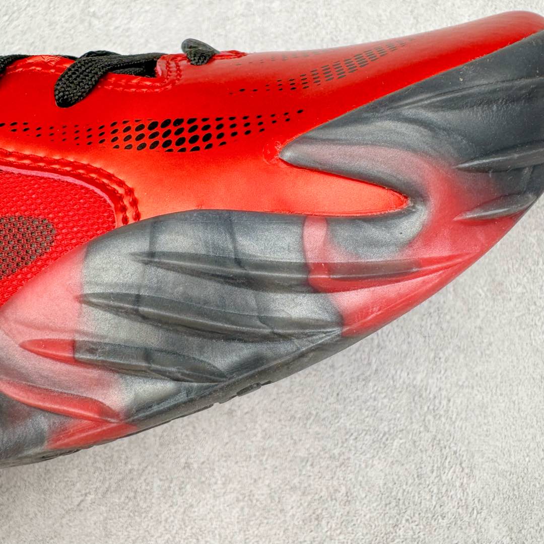 图片[15]-＃K版纯原 PUMA All-Pro Nitro 彪马舒适耐磨低帮实战篮球鞋 鞋身材质运用轻质皮革、ULTRAWEAVE 高强度超轻工程编织网面与热熔材料共同构建。针对双脚的不同区域，科学合理的提供包裹、透气、轻量化的多项职责。造型方面给人以犀利凶猛的感觉。液态金属质感的轻质柔软皮革，搭配 ULTRAWEAVE 的动态织物区域，整双鞋的质感层次特别高级。既营造出动感写意的视觉轮廓，又释放出梦幻前卫的战斗气息，颜值绝对是当下球鞋圈 T0 级别的存在！科技方面，融合 PUMA 当前各类最尖端科技，更是「ELITE 精英版」的精华所在！作为 PUMA 首双搭载内嵌式可置换中底的篮球战靴，将 NITRO™ SQD FOAM 分区密度科技与下方 PWRPLATE 前叉形碳纤维板相结合。尺码：40 40.5 41 42 42.5 43 44 44.5 45 46-选品中心