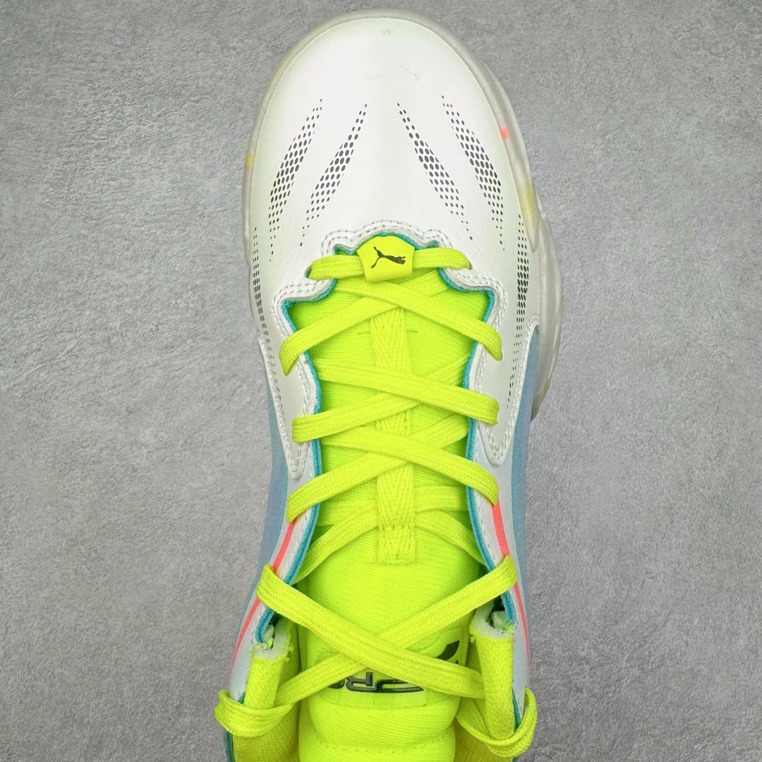 图片[4]-＃K版纯原 PUMA All-Pro Nitro 彪马舒适耐磨低帮实战篮球鞋 鞋身材质运用轻质皮革、ULTRAWEAVE 高强度超轻工程编织网面与热熔材料共同构建。针对双脚的不同区域，科学合理的提供包裹、透气、轻量化的多项职责。造型方面给人以犀利凶猛的感觉。液态金属质感的轻质柔软皮革，搭配 ULTRAWEAVE 的动态织物区域，整双鞋的质感层次特别高级。既营造出动感写意的视觉轮廓，又释放出梦幻前卫的战斗气息，颜值绝对是当下球鞋圈 T0 级别的存在！科技方面，融合 PUMA 当前各类最尖端科技，更是「ELITE 精英版」的精华所在！作为 PUMA 首双搭载内嵌式可置换中底的篮球战靴，将 NITRO™ SQD FOAM 分区密度科技与下方 PWRPLATE 前叉形碳纤维板相结合。尺码：40 40.5 41 42 42.5 43 44 44.5 45 46-选品中心