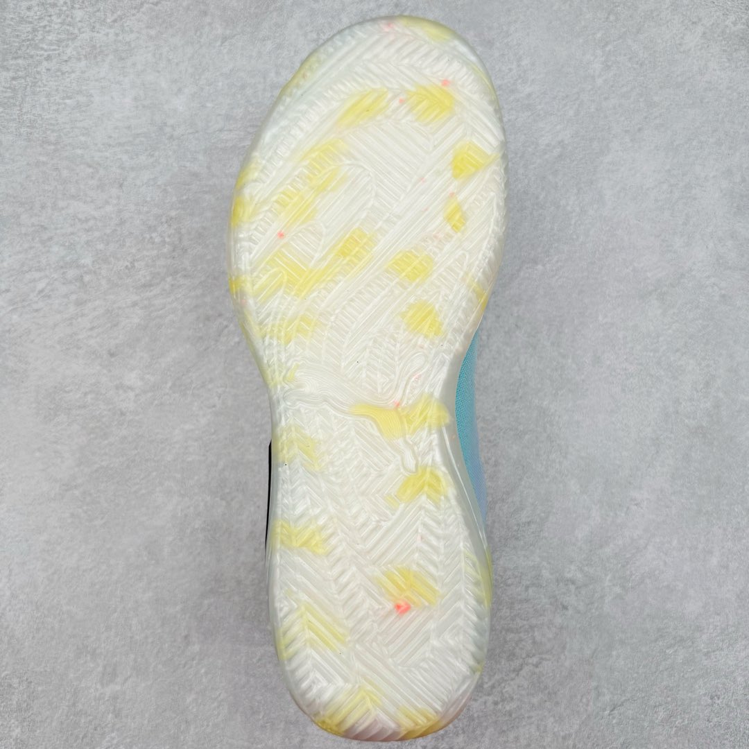 图片[9]-＃K版纯原 PUMA All-Pro Nitro 彪马舒适耐磨低帮实战篮球鞋 鞋身材质运用轻质皮革、ULTRAWEAVE 高强度超轻工程编织网面与热熔材料共同构建。针对双脚的不同区域，科学合理的提供包裹、透气、轻量化的多项职责。造型方面给人以犀利凶猛的感觉。液态金属质感的轻质柔软皮革，搭配 ULTRAWEAVE 的动态织物区域，整双鞋的质感层次特别高级。既营造出动感写意的视觉轮廓，又释放出梦幻前卫的战斗气息，颜值绝对是当下球鞋圈 T0 级别的存在！科技方面，融合 PUMA 当前各类最尖端科技，更是「ELITE 精英版」的精华所在！作为 PUMA 首双搭载内嵌式可置换中底的篮球战靴，将 NITRO™ SQD FOAM 分区密度科技与下方 PWRPLATE 前叉形碳纤维板相结合。尺码：40 40.5 41 42 42.5 43 44 44.5 45 46-选品中心