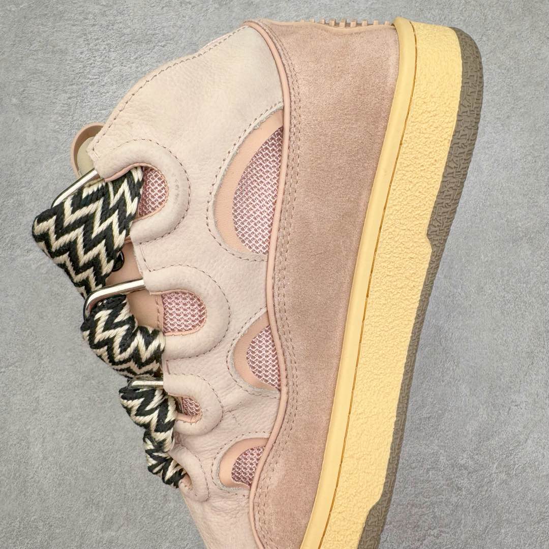 图片[7]-＃GD广顶 Lanvin Leather Curb Sneakers浪凡面包鞋 Leather是一款灵感源自90年代的运动鞋 设计自信 尺寸夸张 这款鞋由纳帕小牛皮、翻毛皮和网眼布制成 圆润的外形、加垫的鞋舌和弯曲的金属孔眼使这款精心打造的鞋格外舒适 尺码：35 36 37 38 39 40 41 42 43 44 45 46-选品中心