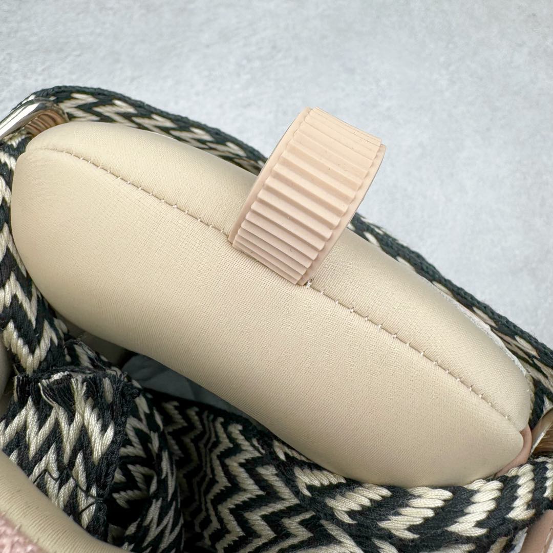 图片[10]-＃GD广顶 Lanvin Leather Curb Sneakers浪凡面包鞋 Leather是一款灵感源自90年代的运动鞋 设计自信 尺寸夸张 这款鞋由纳帕小牛皮、翻毛皮和网眼布制成 圆润的外形、加垫的鞋舌和弯曲的金属孔眼使这款精心打造的鞋格外舒适 尺码：35 36 37 38 39 40 41 42 43 44 45 46-选品中心