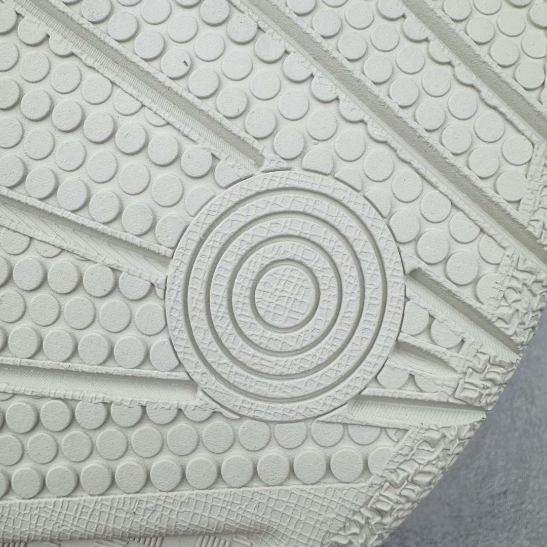 图片[16]-＃GD广顶 Lanvin Leather Curb Sneakers浪凡面包鞋 Leather是一款灵感源自90年代的运动鞋 设计自信 尺寸夸张 这款鞋由纳帕小牛皮、翻毛皮和网眼布制成 圆润的外形、加垫的鞋舌和弯曲的金属孔眼使这款精心打造的鞋格外舒适 尺码：35 36 37 38 39 40 41 42 43 44 45 46-选品中心