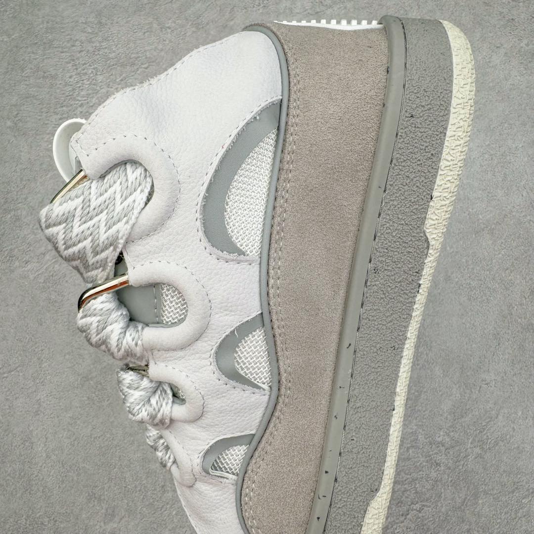 图片[7]-＃GD广顶 Lanvin Leather Curb Sneakers浪凡面包鞋 Leather是一款灵感源自90年代的运动鞋 设计自信 尺寸夸张 这款鞋由纳帕小牛皮、翻毛皮和网眼布制成 圆润的外形、加垫的鞋舌和弯曲的金属孔眼使这款精心打造的鞋格外舒适 尺码：35 36 37 38 39 40 41 42 43 44 45 46-选品中心