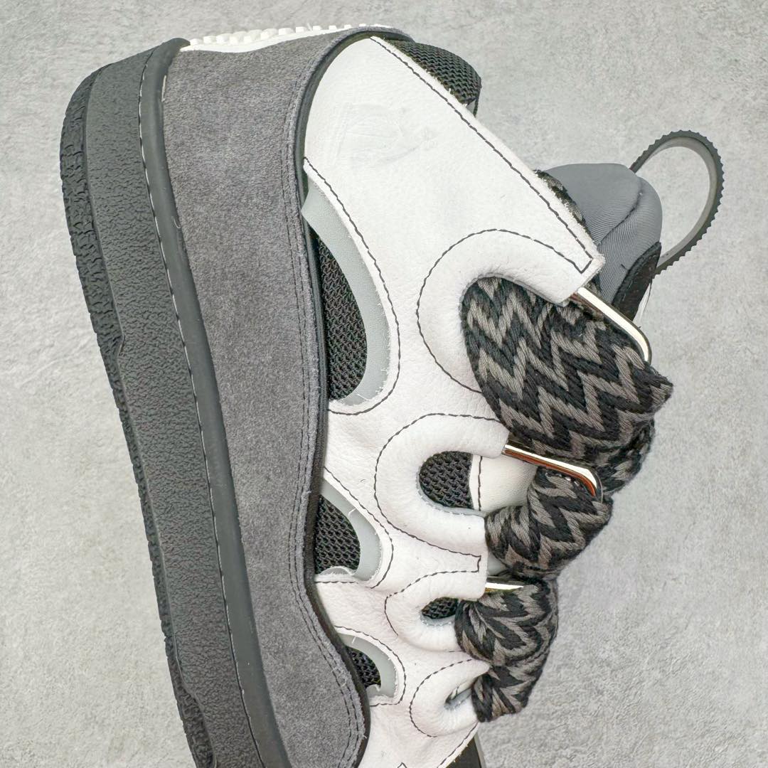 图片[6]-＃GD广顶 Lanvin Leather Curb Sneakers浪凡面包鞋 Leather是一款灵感源自90年代的运动鞋 设计自信 尺寸夸张 这款鞋由纳帕小牛皮、翻毛皮和网眼布制成 圆润的外形、加垫的鞋舌和弯曲的金属孔眼使这款精心打造的鞋格外舒适 尺码：35 36 37 38 39 40 41 42 43 44 45 46-选品中心