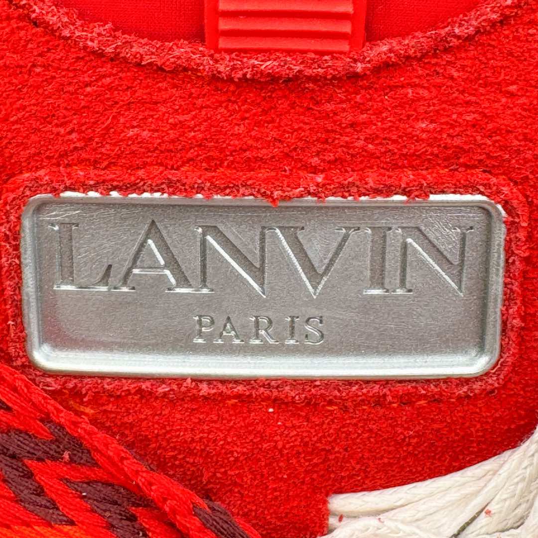 图片[11]-＃GD广顶 Lanvin Leather Curb Sneakers浪凡面包鞋 Leather是一款灵感源自90年代的运动鞋 设计自信 尺寸夸张 这款鞋由纳帕小牛皮、翻毛皮和网眼布制成 圆润的外形、加垫的鞋舌和弯曲的金属孔眼使这款精心打造的鞋格外舒适 尺码：35 36 37 38 39 40 41 42 43 44 45 46-选品中心
