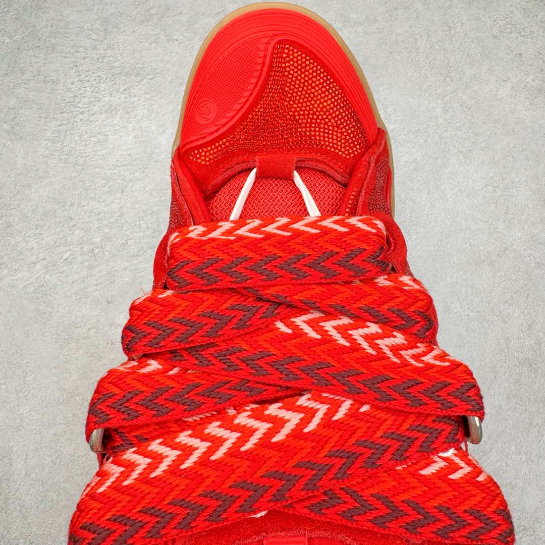 图片[4]-＃GD广顶 Lanvin Leather Curb Sneakers浪凡面包鞋 Leather是一款灵感源自90年代的运动鞋 设计自信 尺寸夸张 这款鞋由纳帕小牛皮、翻毛皮和网眼布制成 圆润的外形、加垫的鞋舌和弯曲的金属孔眼使这款精心打造的鞋格外舒适 尺码：35 36 37 38 39 40 41 42 43 44 45 46-选品中心