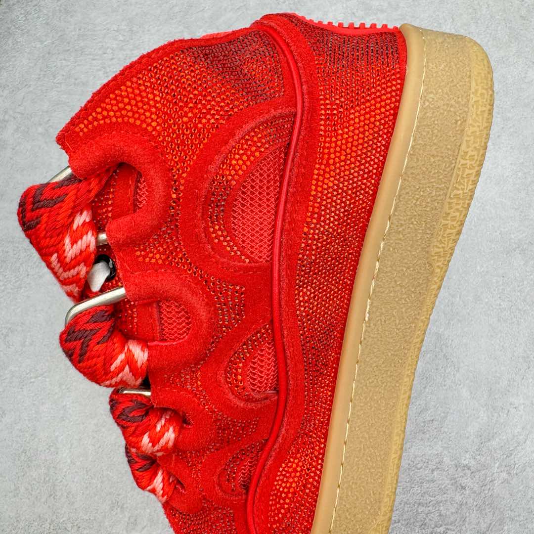 图片[7]-＃GD广顶 Lanvin Leather Curb Sneakers浪凡面包鞋 Leather是一款灵感源自90年代的运动鞋 设计自信 尺寸夸张 这款鞋由纳帕小牛皮、翻毛皮和网眼布制成 圆润的外形、加垫的鞋舌和弯曲的金属孔眼使这款精心打造的鞋格外舒适 尺码：35 36 37 38 39 40 41 42 43 44 45 46-选品中心