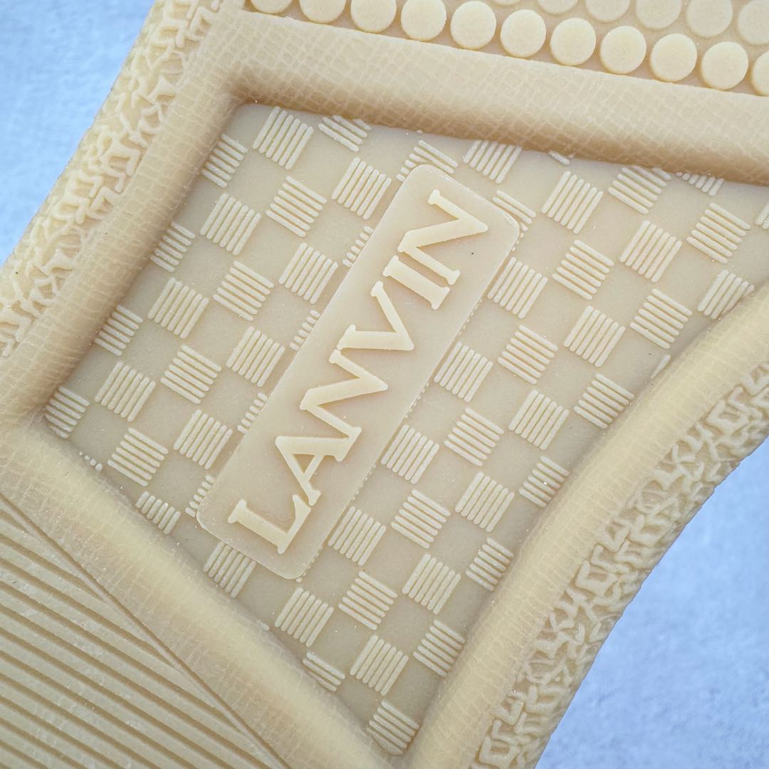 图片[18]-＃GD广顶 Lanvin Leather Curb Sneakers浪凡面包鞋 Leather是一款灵感源自90年代的运动鞋 设计自信 尺寸夸张 这款鞋由纳帕小牛皮、翻毛皮和网眼布制成 圆润的外形、加垫的鞋舌和弯曲的金属孔眼使这款精心打造的鞋格外舒适 尺码：35 36 37 38 39 40 41 42 43 44 45 46-选品中心