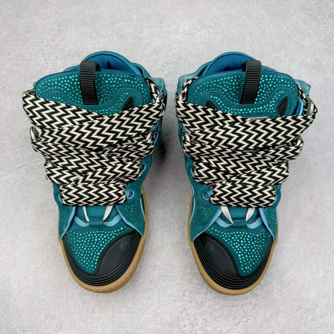 图片[2]-＃GD广顶 Lanvin Leather Curb Sneakers浪凡面包鞋 Leather是一款灵感源自90年代的运动鞋 设计自信 尺寸夸张 这款鞋由纳帕小牛皮、翻毛皮和网眼布制成 圆润的外形、加垫的鞋舌和弯曲的金属孔眼使这款精心打造的鞋格外舒适 尺码：35 36 37 38 39 40 41 42 43 44 45 46-选品中心