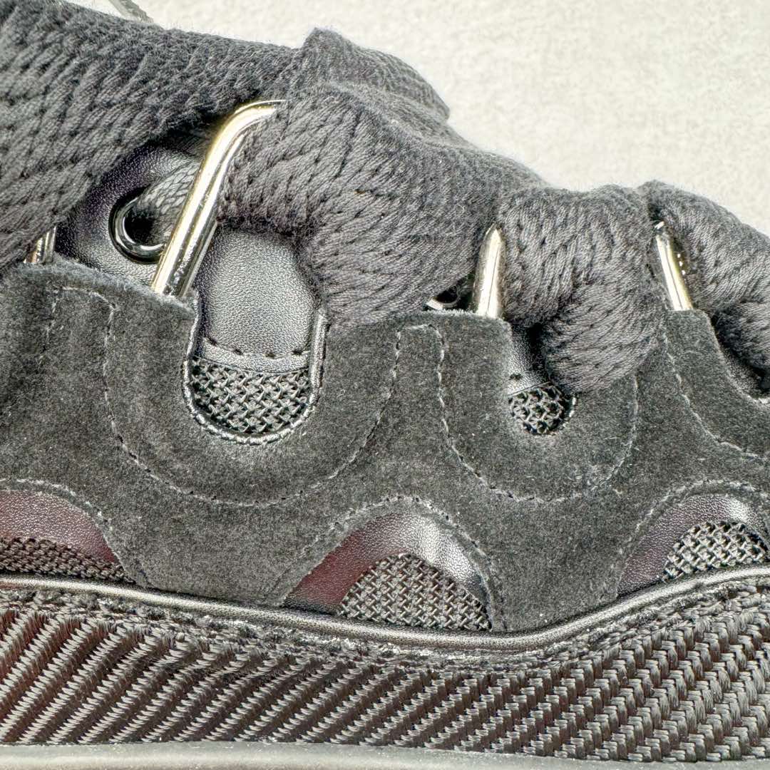 图片[14]-＃GD广顶 Lanvin Leather Curb Sneakers浪凡面包鞋 Leather是一款灵感源自90年代的运动鞋 设计自信 尺寸夸张 这款鞋由纳帕小牛皮、翻毛皮和网眼布制成 圆润的外形、加垫的鞋舌和弯曲的金属孔眼使这款精心打造的鞋格外舒适 尺码：35 36 37 38 39 40 41 42 43 44 45 46-选品中心