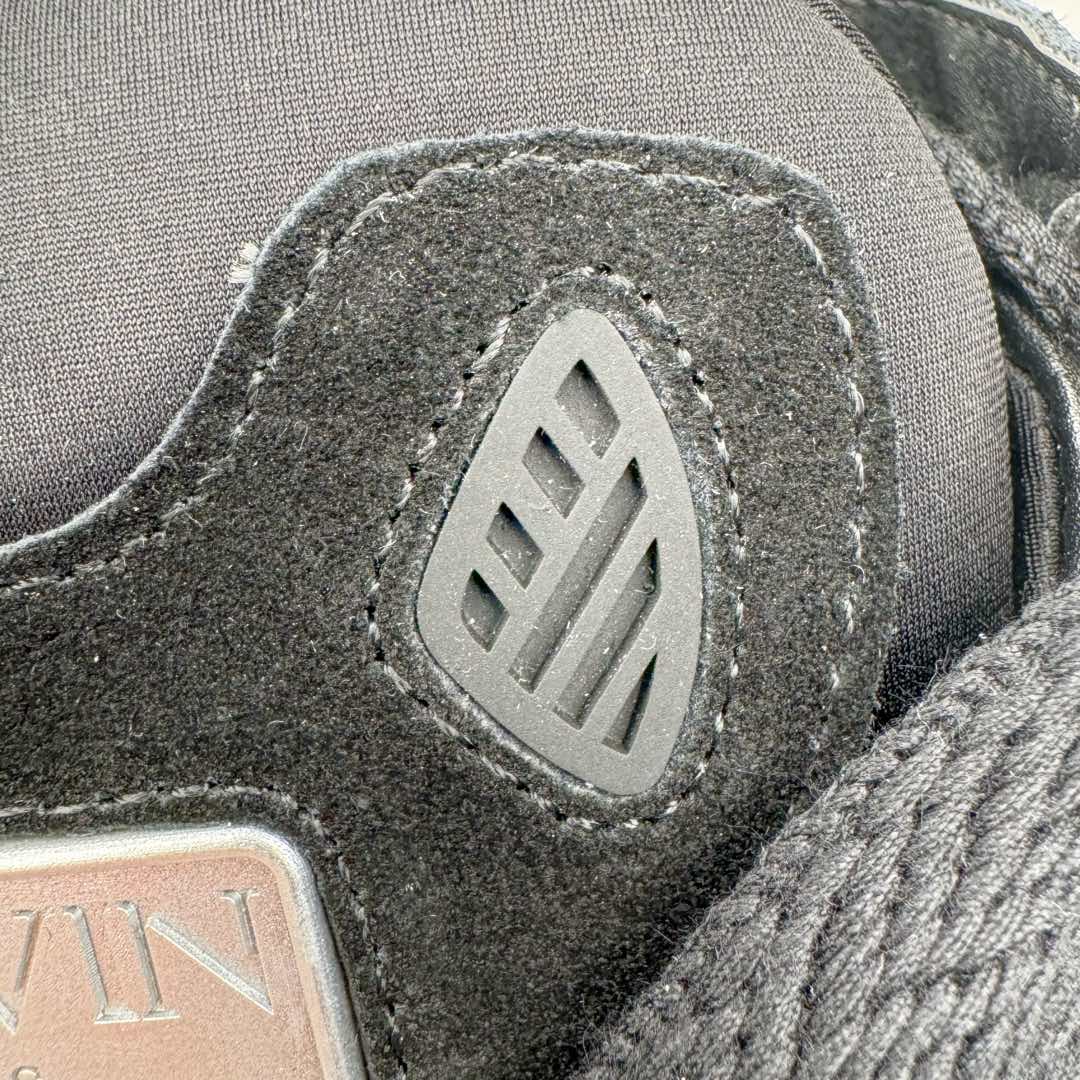 图片[18]-＃GD广顶 Lanvin Leather Curb Sneakers浪凡面包鞋 Leather是一款灵感源自90年代的运动鞋 设计自信 尺寸夸张 这款鞋由纳帕小牛皮、翻毛皮和网眼布制成 圆润的外形、加垫的鞋舌和弯曲的金属孔眼使这款精心打造的鞋格外舒适 尺码：35 36 37 38 39 40 41 42 43 44 45 46-选品中心