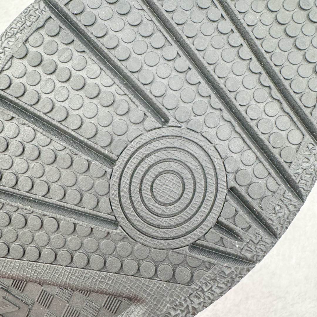 图片[12]-＃GD广顶 Lanvin Leather Curb Sneakers浪凡面包鞋 Leather是一款灵感源自90年代的运动鞋 设计自信 尺寸夸张 这款鞋由纳帕小牛皮、翻毛皮和网眼布制成 圆润的外形、加垫的鞋舌和弯曲的金属孔眼使这款精心打造的鞋格外舒适 尺码：35 36 37 38 39 40 41 42 43 44 45 46-选品中心