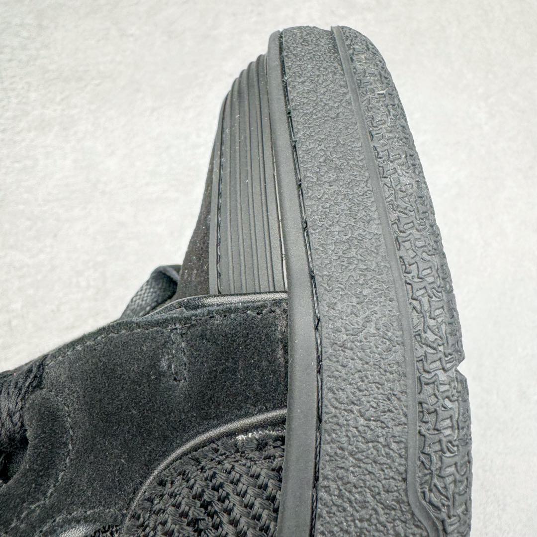 图片[13]-＃GD广顶 Lanvin Leather Curb Sneakers浪凡面包鞋 Leather是一款灵感源自90年代的运动鞋 设计自信 尺寸夸张 这款鞋由纳帕小牛皮、翻毛皮和网眼布制成 圆润的外形、加垫的鞋舌和弯曲的金属孔眼使这款精心打造的鞋格外舒适 尺码：35 36 37 38 39 40 41 42 43 44 45 46-选品中心