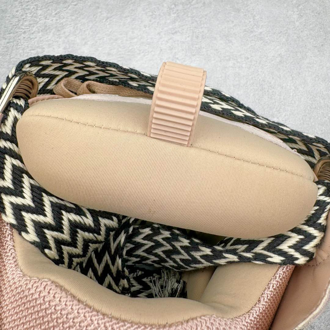 图片[13]-＃GD广顶 Lanvin Leather Curb Sneakers浪凡面包鞋 Leather是一款灵感源自90年代的运动鞋 设计自信 尺寸夸张 这款鞋由纳帕小牛皮、翻毛皮和网眼布制成 圆润的外形、加垫的鞋舌和弯曲的金属孔眼使这款精心打造的鞋格外舒适 尺码：35 36 37 38 39 40 41 42 43 44 45 46-选品中心