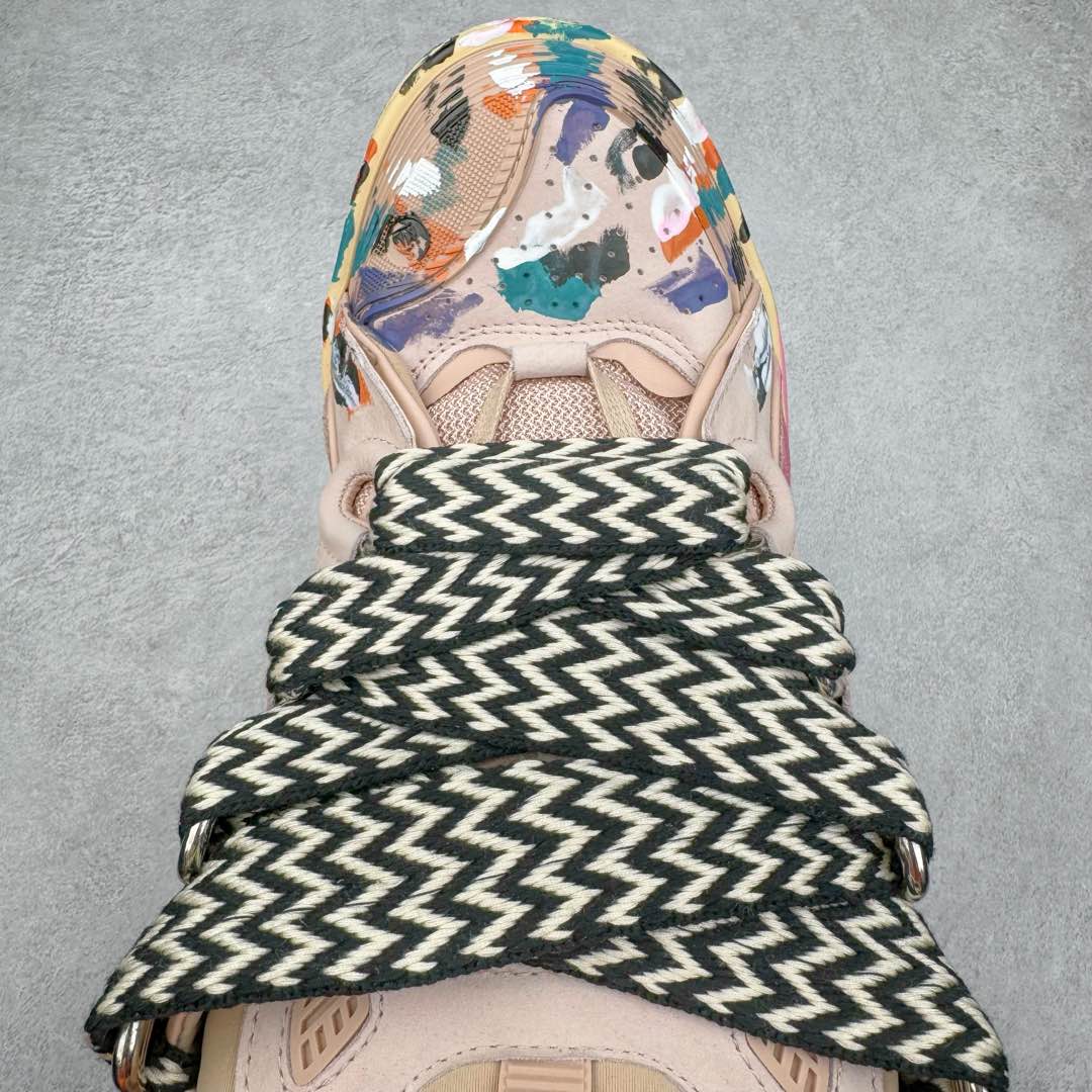 图片[4]-＃GD广顶 Lanvin Leather Curb Sneakers浪凡面包鞋 Leather是一款灵感源自90年代的运动鞋 设计自信 尺寸夸张 这款鞋由纳帕小牛皮、翻毛皮和网眼布制成 圆润的外形、加垫的鞋舌和弯曲的金属孔眼使这款精心打造的鞋格外舒适 尺码：35 36 37 38 39 40 41 42 43 44 45 46-选品中心