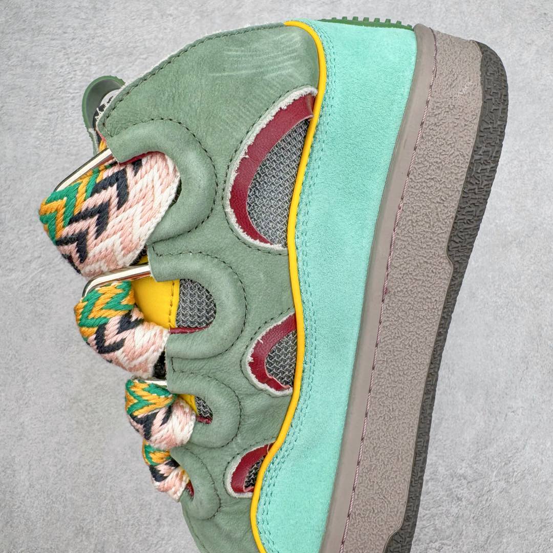 图片[7]-＃GD广顶 Lanvin Leather Curb Sneakers浪凡面包鞋 Leather是一款灵感源自90年代的运动鞋 设计自信 尺寸夸张 这款鞋由纳帕小牛皮、翻毛皮和网眼布制成 圆润的外形、加垫的鞋舌和弯曲的金属孔眼使这款精心打造的鞋格外舒适 尺码：35 36 37 38 39 40 41 42 43 44 45 46-选品中心