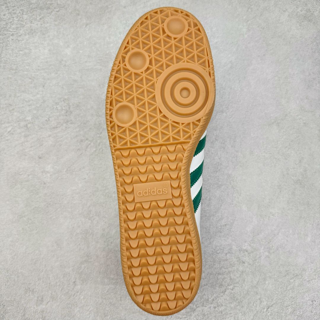 图片[9]-＃M版纯原福利 AD Original Samba OG 复古经典轻便板鞋 白绿 IE3437 原装头层牛皮加持 正确烫金高频细节 原装纳米超迁皮料 独家私模橡胶大底 原盒原配 正确黑色中底布 这款桑巴鞋展示了高质量的工艺 带有装饰的超锁缝制和无缝的手感 柔软、柔软的皮革造型和标志性的3条纹完成了精致的外观 正规合身鞋带 鞋面上有绒面鞋垫 橡胶鞋底 享受正畸套筒软感 自50年代首次亮相以来就一直在赢得粉丝的青睐 尺码：36 36.5 37.5 38 38.5 39 40 40.5 41 42 42.5 43 44 44.5 45-选品中心