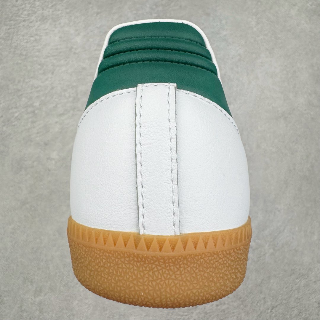 图片[8]-＃M版纯原福利 AD Original Samba OG 复古经典轻便板鞋 白绿 IE3437 原装头层牛皮加持 正确烫金高频细节 原装纳米超迁皮料 独家私模橡胶大底 原盒原配 正确黑色中底布 这款桑巴鞋展示了高质量的工艺 带有装饰的超锁缝制和无缝的手感 柔软、柔软的皮革造型和标志性的3条纹完成了精致的外观 正规合身鞋带 鞋面上有绒面鞋垫 橡胶鞋底 享受正畸套筒软感 自50年代首次亮相以来就一直在赢得粉丝的青睐 尺码：36 36.5 37.5 38 38.5 39 40 40.5 41 42 42.5 43 44 44.5 45-选品中心