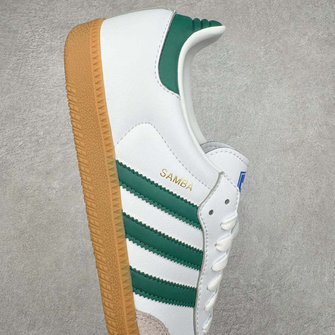 图片[6]-＃M版纯原福利 AD Original Samba OG 复古经典轻便板鞋 白绿 IE3437 原装头层牛皮加持 正确烫金高频细节 原装纳米超迁皮料 独家私模橡胶大底 原盒原配 正确黑色中底布 这款桑巴鞋展示了高质量的工艺 带有装饰的超锁缝制和无缝的手感 柔软、柔软的皮革造型和标志性的3条纹完成了精致的外观 正规合身鞋带 鞋面上有绒面鞋垫 橡胶鞋底 享受正畸套筒软感 自50年代首次亮相以来就一直在赢得粉丝的青睐 尺码：36 36.5 37.5 38 38.5 39 40 40.5 41 42 42.5 43 44 44.5 45-选品中心