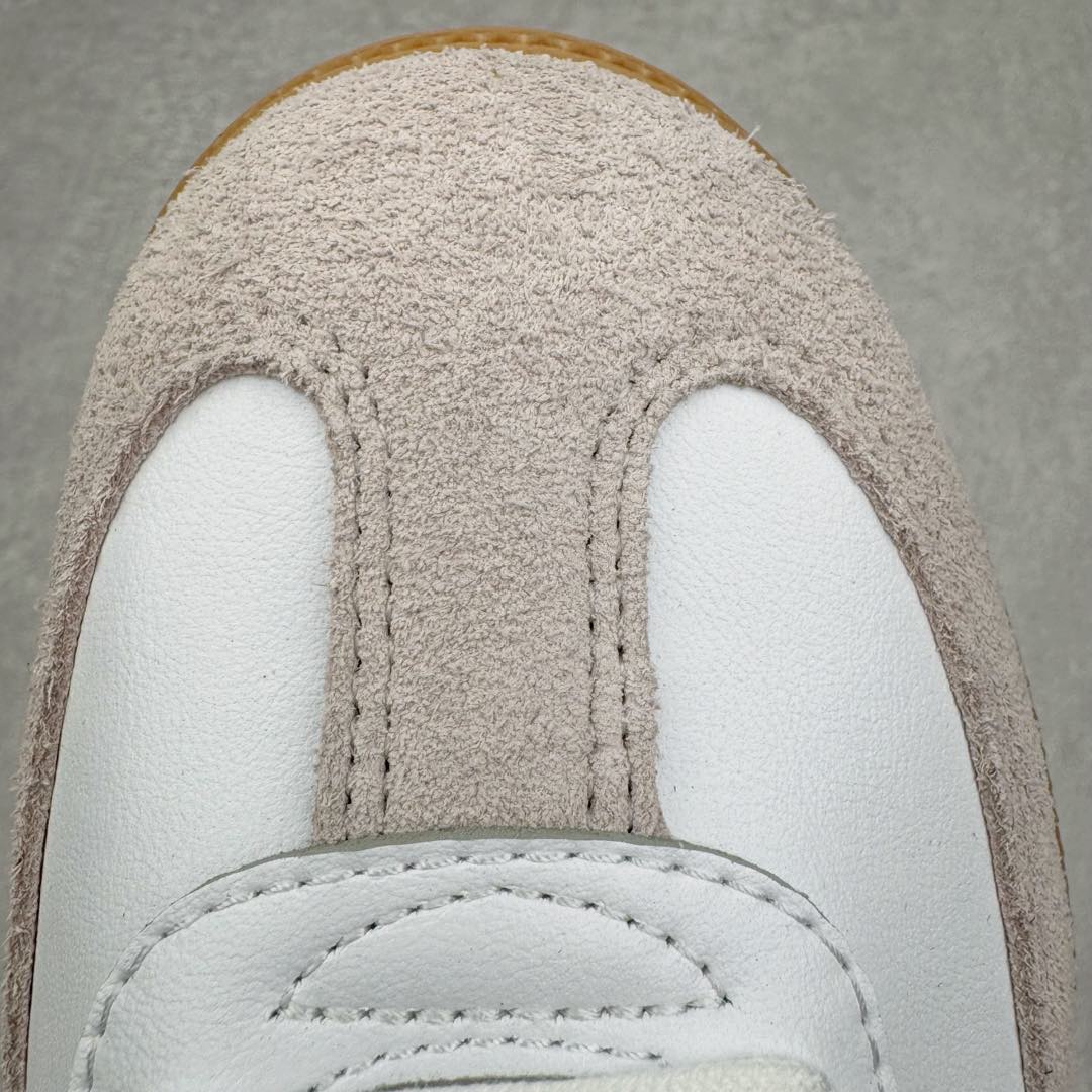 图片[16]-＃M版纯原福利 AD Original Samba OG 复古经典轻便板鞋 白绿 IE3437 原装头层牛皮加持 正确烫金高频细节 原装纳米超迁皮料 独家私模橡胶大底 原盒原配 正确黑色中底布 这款桑巴鞋展示了高质量的工艺 带有装饰的超锁缝制和无缝的手感 柔软、柔软的皮革造型和标志性的3条纹完成了精致的外观 正规合身鞋带 鞋面上有绒面鞋垫 橡胶鞋底 享受正畸套筒软感 自50年代首次亮相以来就一直在赢得粉丝的青睐 尺码：36 36.5 37.5 38 38.5 39 40 40.5 41 42 42.5 43 44 44.5 45-选品中心