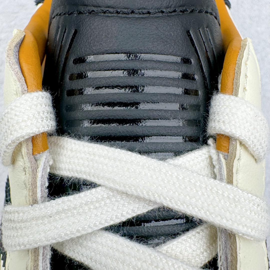 图片[13]-＃M版纯原福利 JJJJound x AD Originals Samba Classic\\\”Studded Pack Black\\\”桑巴舞系列绅士德训足球风百搭低帮休闲运动板鞋 联名奶白灰黑 ID8708 原装头层牛皮加持 正确烫金高频细节 原装纳米超迁皮料 独家私模橡胶大底 原盒原配 正确黑色中底布 这款桑巴鞋展示了高质量的工艺 带有装饰的超锁缝制和无缝的手感 柔软、柔软的皮革造型和标志性的3条纹完成了精致的外观 正规合身鞋带 鞋面上有绒面鞋垫 橡胶鞋底 享受正畸套筒软感 自50年代首次亮相以来就一直在赢得粉丝的青睐 尺码：36 36.5 37.5 38 38.5 39 40 40.5 41 42 42.5 43 44 44.5 45-选品中心