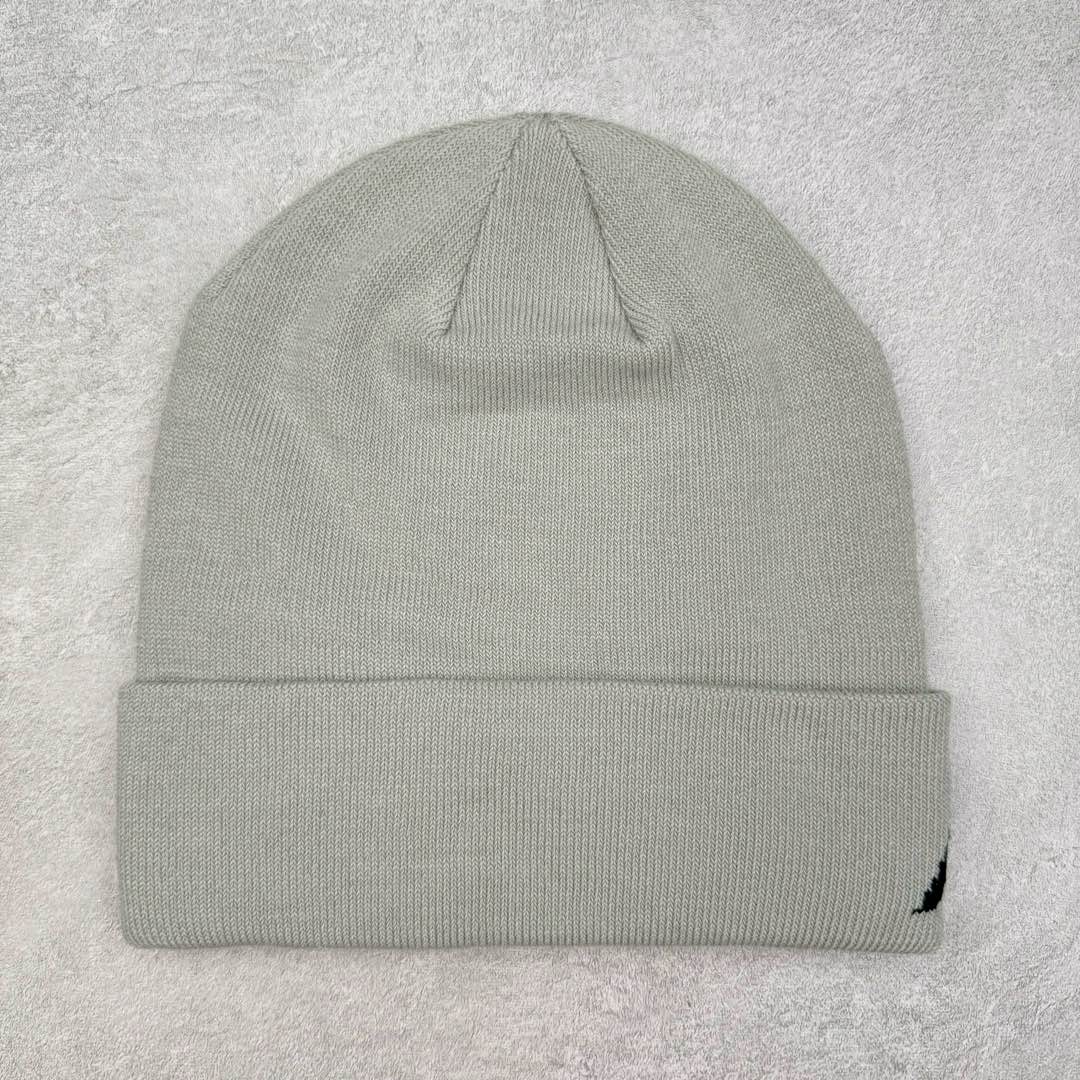 图片[2]-Arcteryx 始祖鸟针织保暖字母刺绣Logo 再生聚酯纤维 绒线帽 男女同款情侣款 作为秋冬氛围感必备的时尚单品 这次给大家分享的是一款鸟系列的冷帽 经典的鸟logo融入字母的撞色提花搭配 显得是特别高级 冬天戴着的话防风又保暖 关键时候还可以修饰自己的发型 可以说是冬天应季的刚需产品-选品中心