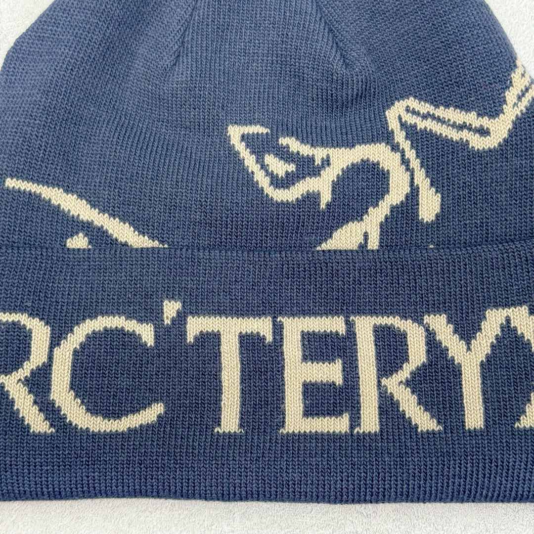 图片[5]-Arcteryx 始祖鸟针织保暖字母刺绣Logo 再生聚酯纤维 绒线帽 男女同款情侣款 作为秋冬氛围感必备的时尚单品 这次给大家分享的是一款鸟系列的冷帽 经典的鸟logo融入字母的撞色提花搭配 显得是特别高级 冬天戴着的话防风又保暖 关键时候还可以修饰自己的发型 可以说是冬天应季的刚需产品-选品中心