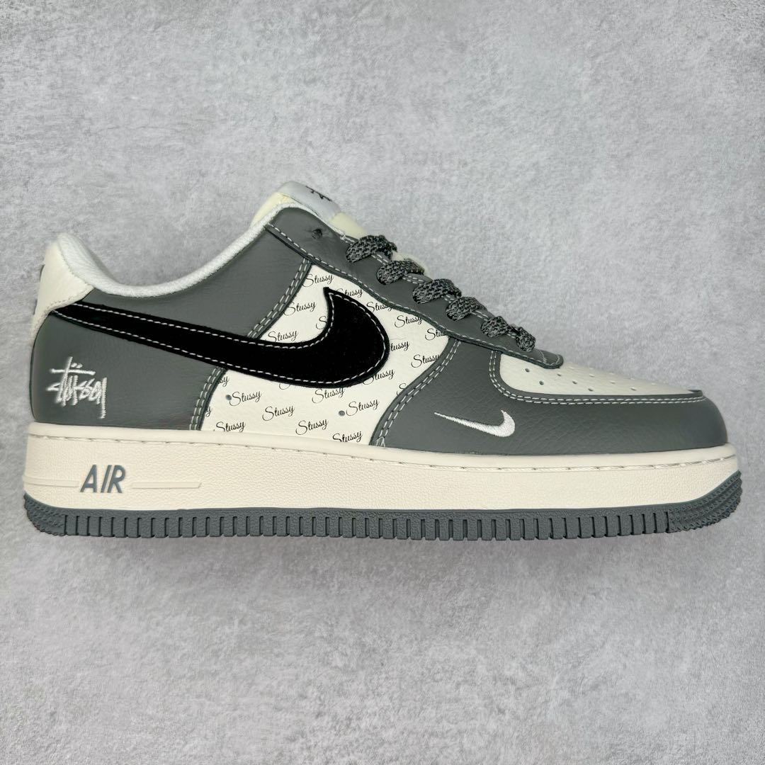 NK Air Force 1´07 Low 空军一号低帮百搭休闲运动板鞋 XZ3328-168 柔软、弹性十足的缓震性能和出色的中底设计 横跨复古与现代的外型结合 造就出风靡全球 三十多年的Force 1 直到今天还深受青睐 尺码：36 36.5 37.5 38 38.5 39 40 40.5 41 42 42.5 43 44 44.5 45-选品中心