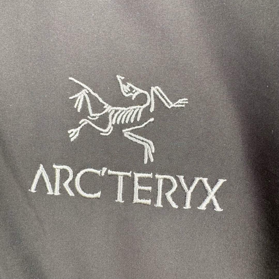 图片[15]-＃TZD Arcteryx Alpha SV 始祖鸟户外防水硬壳冲锋衣机能风拉链夹克三合一冲锋衣 羽绒内胆 双拉链 鸟家王炸款三合一冲锋衣羽绒服 一衣三穿 内胆带logo轻薄户外级羽绒服Yb四次压胶工艺 整衣3D立体仿生学设计衣长臂弯 Tri-Durance防水防雨面料 自行区别市面先行版本 强力操作推荐入手 原档案原数据开发版型 原包装原标 全套辅料定制 整衣腋下双向拉链 五金全部开模定制 吊牌书说明解析 多联水洗 这款设计简洁而通用 可提供高山环境所需的性能 采用bluesign@认证的采用带经编背衬N40P 13LGORE-TEX面料 轻薄而耐磨 防风、防水且透气 适合多种活动穿着 头盔兼容StormHood兜帽防护良好且不影响视线 插手口袋设有WaterTight拉链 便于取放物品 腋下拉链便于快速通风 拼接设计使活动自如 传统风琴交叉反向进入高山口袋设置在高位 VISLON中央正面拉链 可调节Velcro袖口魔术贴标签 兼容Zip-in 在胸前采用百灵达机器绣上了ARC TERYX徽标 多用途服装适用于多种活动和环境 高性能的简约设计 轻量而耐磨 GORE-TEX 防水、防风、透气面料可提供多面防护 -SV夹克同是Arc’teryx的明星产品 一直在高山恶劣环境中表现突出 现在功能更强大 重量更轻 尺码：S M L XL XXL-选品中心