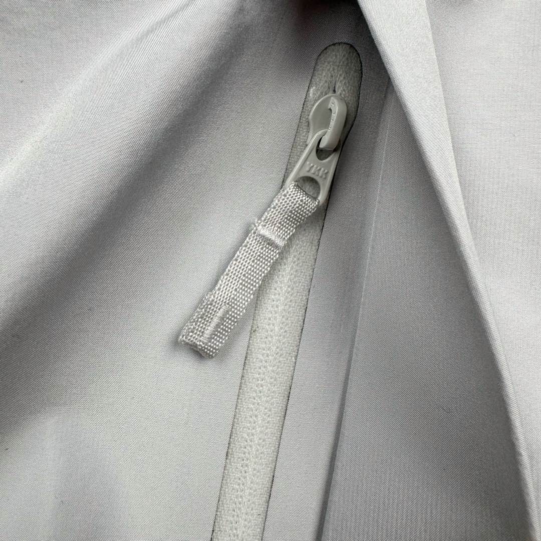 图片[12]-＃TZD Arcteryx Macai JACKET GORE-TEX Logo 始祖鸟徽标防水保暖连帽滑雪羽绒服 开发时间七个月之久 算是功能性雪地运动天花板的存在 衣服任意细节不惧对比 有比我好包退 全衣48道以上工序 可以理解为加了羽绒内胆的Sv硬壳冲锋衣 但不臃肿 重点说下刺绣 市面绣白线的为一眼假 ZP为灰色绣线(百灵达航机➕高士线) 原厂Gox 3L面料 灰鹅绒 风雪裙 是件真正可以驰骋各大雪场的硬东西 尺码：XS-S-M-L-XL-XXL-选品中心