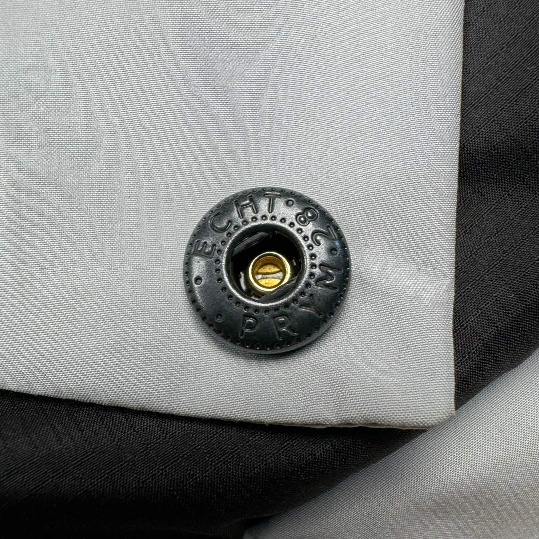 图片[18]-＃TZD Arcteryx Macai JACKET GORE-TEX Logo 始祖鸟徽标防水保暖连帽滑雪羽绒服 开发时间七个月之久 算是功能性雪地运动天花板的存在 衣服任意细节不惧对比 有比我好包退 全衣48道以上工序 可以理解为加了羽绒内胆的Sv硬壳冲锋衣 但不臃肿 重点说下刺绣 市面绣白线的为一眼假 ZP为灰色绣线(百灵达航机➕高士线) 原厂Gox 3L面料 灰鹅绒 风雪裙 是件真正可以驰骋各大雪场的硬东西 尺码：XS-S-M-L-XL-XXL-选品中心