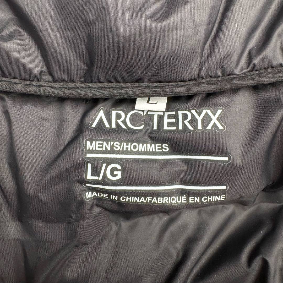 图片[13]-＃TZD Arcteryx Alpha SV 始祖鸟户外防水硬壳冲锋衣机能风拉链夹克三合一冲锋衣 羽绒内胆 双拉链 鸟家王炸款三合一冲锋衣羽绒服 一衣三穿 内胆带logo轻薄户外级羽绒服Yb四次压胶工艺 整衣3D立体仿生学设计衣长臂弯 Tri-Durance防水防雨面料 自行区别市面先行版本 强力操作推荐入手 原档案原数据开发版型 原包装原标 全套辅料定制 整衣腋下双向拉链 五金全部开模定制 吊牌书说明解析 多联水洗 这款设计简洁而通用 可提供高山环境所需的性能 采用bluesign@认证的采用带经编背衬N40P 13LGORE-TEX面料 轻薄而耐磨 防风、防水且透气 适合多种活动穿着 头盔兼容StormHood兜帽防护良好且不影响视线 插手口袋设有WaterTight拉链 便于取放物品 腋下拉链便于快速通风 拼接设计使活动自如 传统风琴交叉反向进入高山口袋设置在高位 VISLON中央正面拉链 可调节Velcro袖口魔术贴标签 兼容Zip-in 在胸前采用百灵达机器绣上了ARC TERYX徽标 多用途服装适用于多种活动和环境 高性能的简约设计 轻量而耐磨 GORE-TEX 防水、防风、透气面料可提供多面防护 -SV夹克同是Arc’teryx的明星产品 一直在高山恶劣环境中表现突出 现在功能更强大 重量更轻 尺码：S M L XL XXL-选品中心