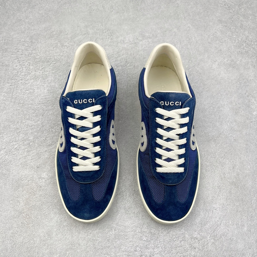图片[2]-Gucci Lido 古驰新款复古板鞋 意大利海岸的夏日风情和海滩俱乐部汲取灵感 这款运动鞋以绒面材质匠心打造缀饰互扣式双G标识等Gucci经典符号元素 尽显别样风采 尺码：35 36 37 38 39 40 41 42 43 44 45-选品中心