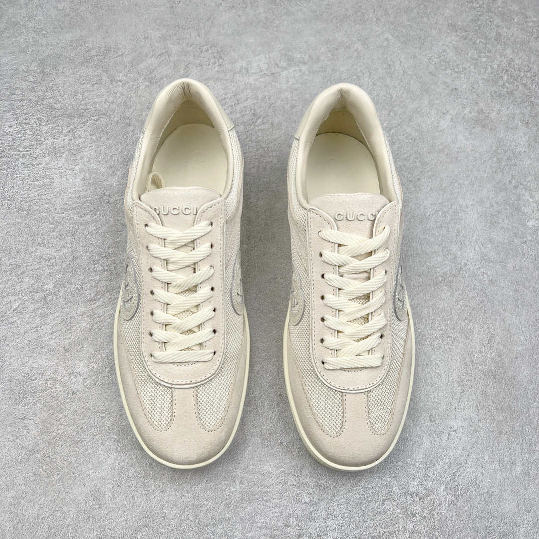 图片[2]-Gucci Lido 古驰新款复古板鞋 意大利海岸的夏日风情和海滩俱乐部汲取灵感 这款运动鞋以绒面材质匠心打造缀饰互扣式双G标识等Gucci经典符号元素 尽显别样风采 尺码：35 36 37 38 39 40 41 42 43 44 45-选品中心