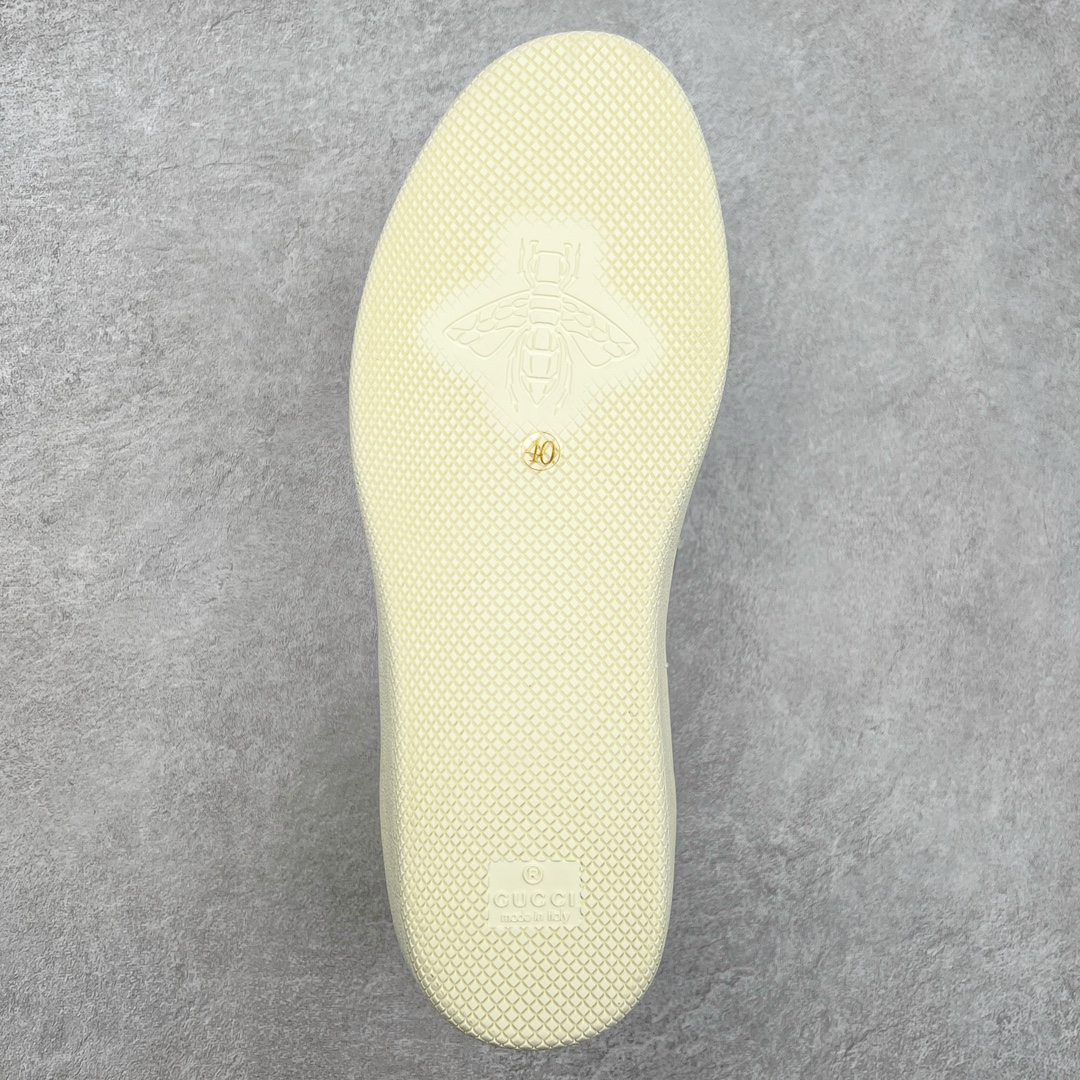 图片[9]-Gucci Lido 古驰新款复古板鞋 意大利海岸的夏日风情和海滩俱乐部汲取灵感 这款运动鞋以绒面材质匠心打造缀饰互扣式双G标识等Gucci经典符号元素 尽显别样风采 尺码：35 36 37 38 39 40 41 42 43 44 45-选品中心